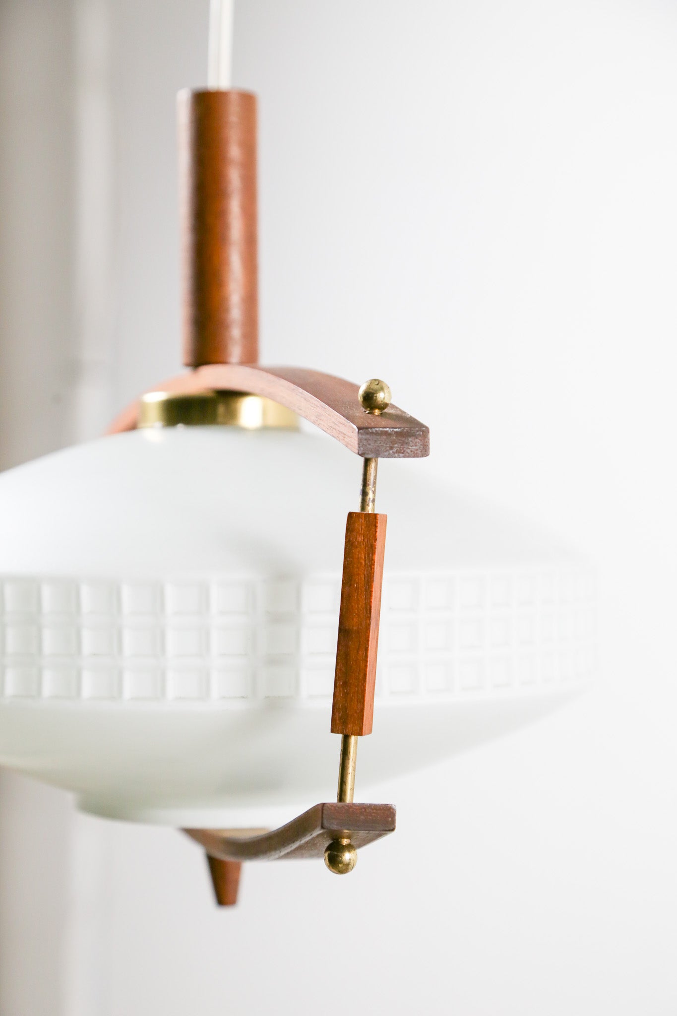 Teak and Milky Glass Pendant Light / チーク＆乳白色ガラス ペンダントライト