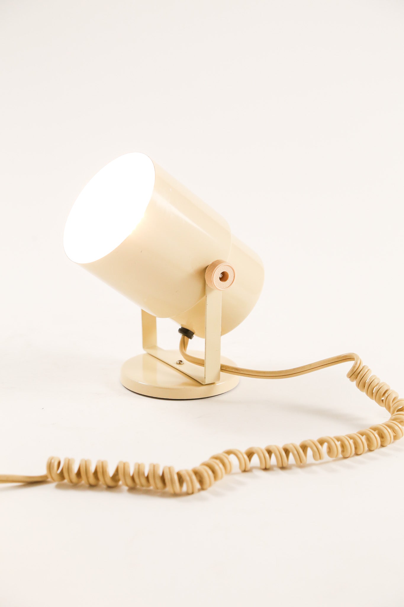 Beige Spot Light / ベージュ スポット ライト