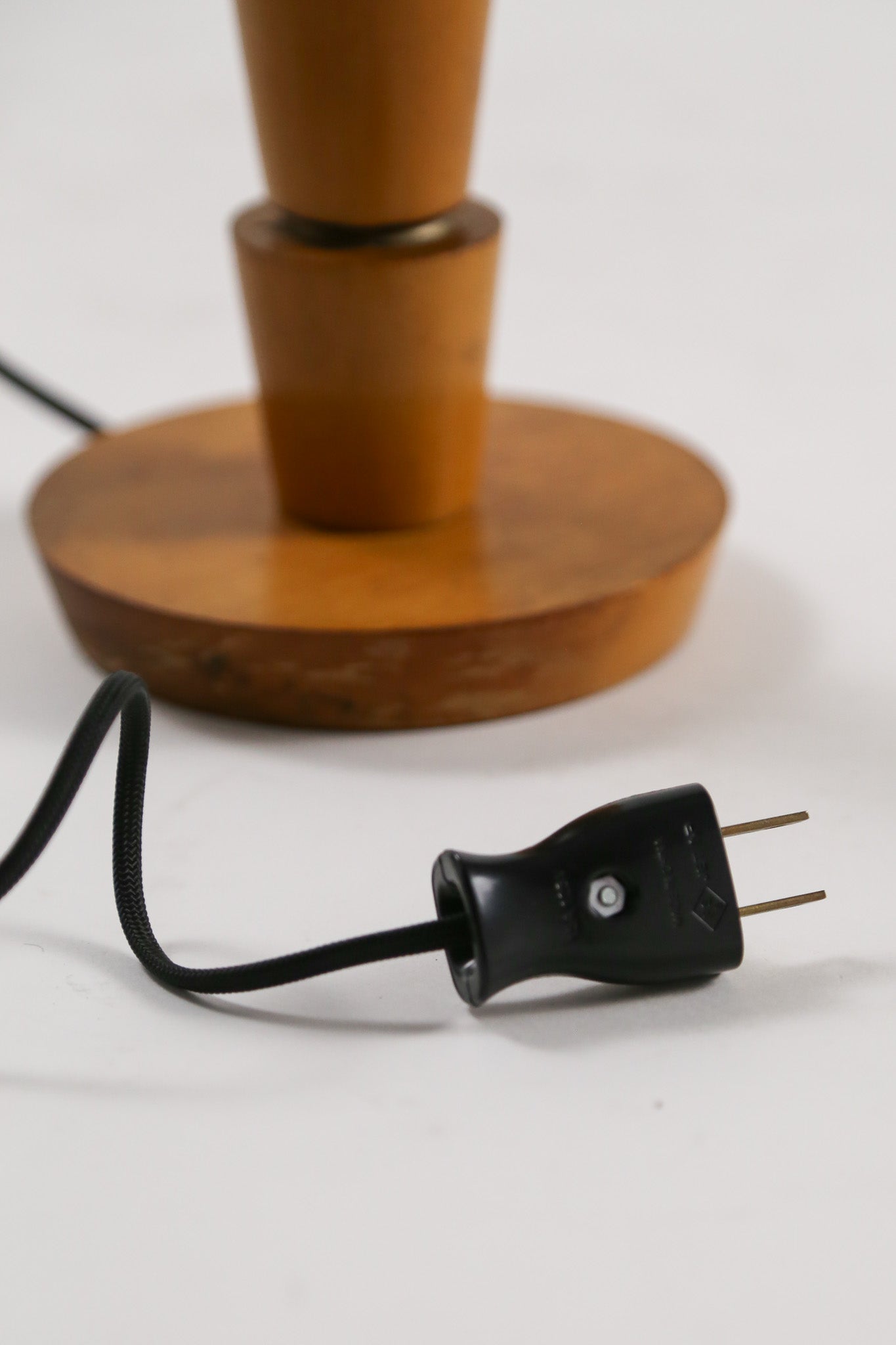 Wood Base & Paper Shade Desk Lamp / 木製ベース×紙シェード デスクライト
