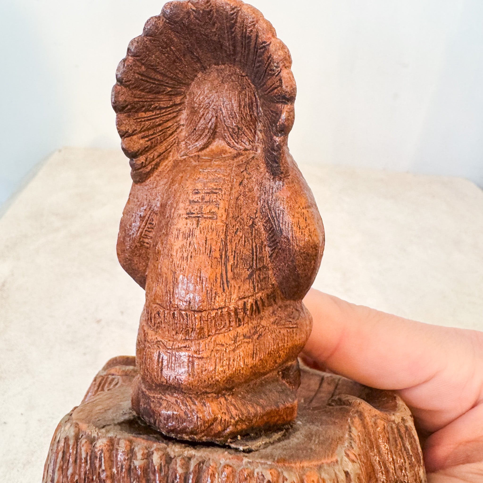 Native American Motif Rwsin Ashtray / ネイティブアメリカンフィギュアの樹脂灰皿