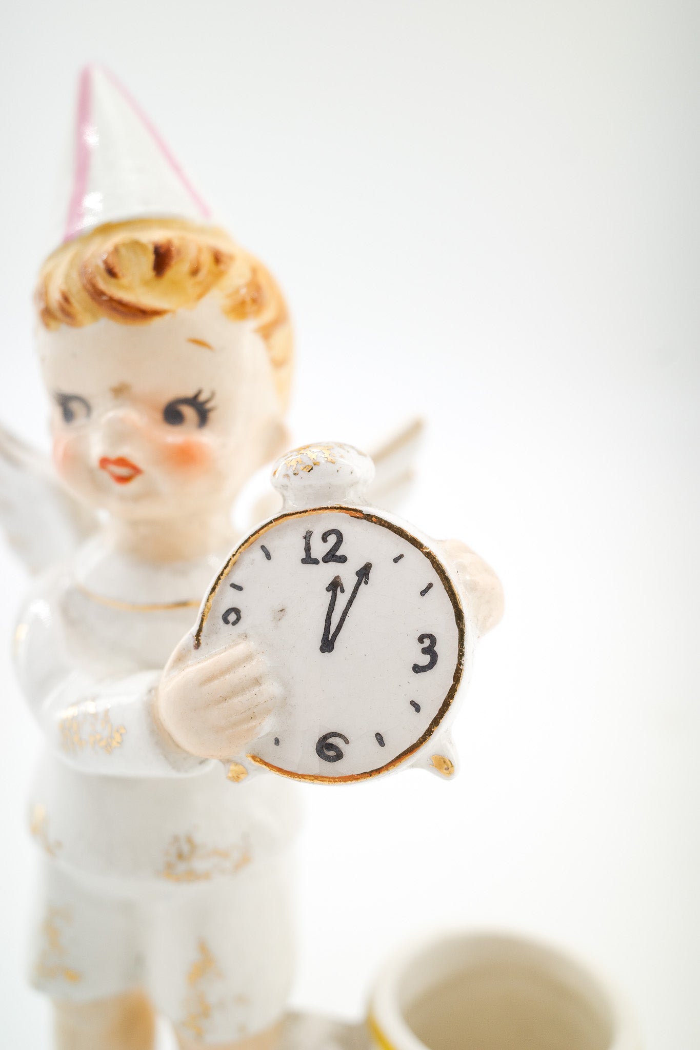 January New Year's Angel Ceramic Figurine / January ニューイヤー エンジェル クロック 陶器置物