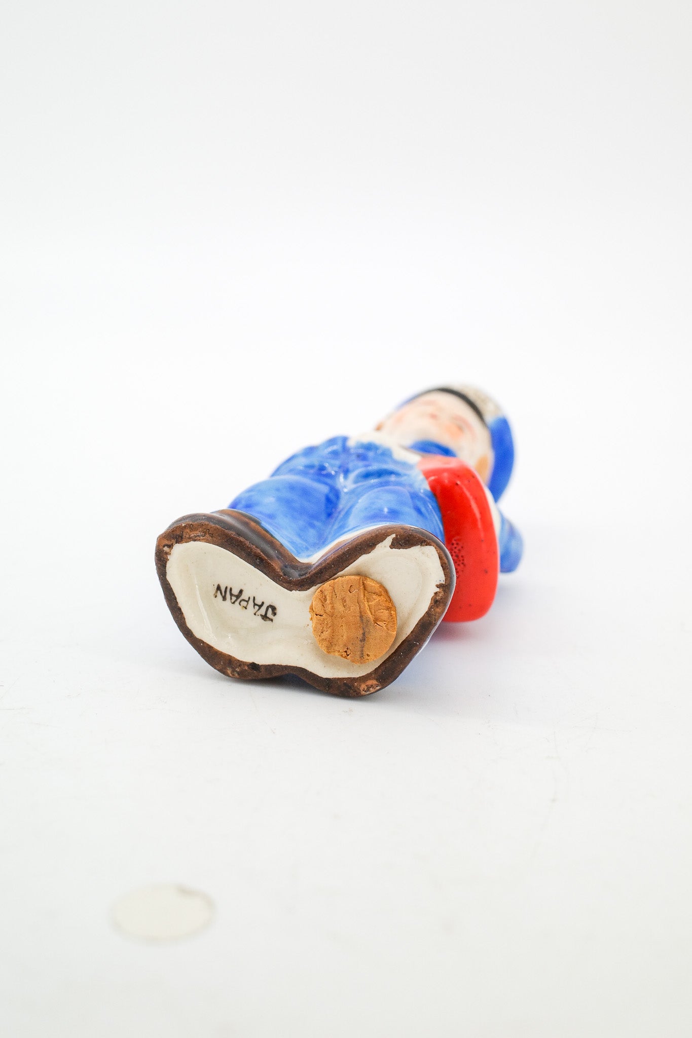 Mailman Ceramic Figurine / 郵便配達員のヴィンテージフィギュア