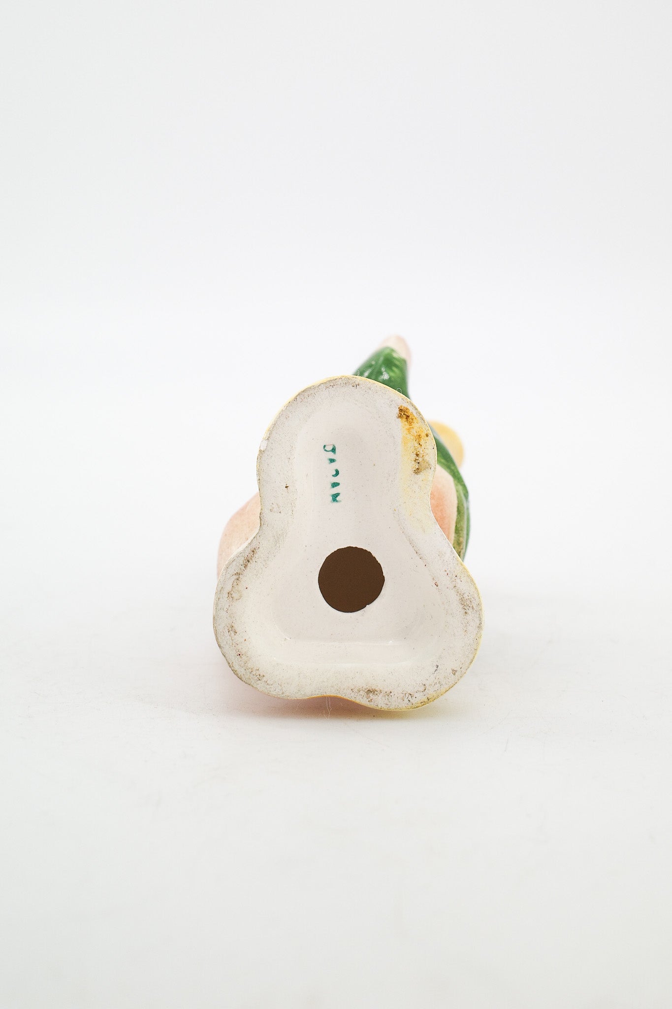 Duck Figurine with Green Uniform / 緑の制服を着たアヒルの置物