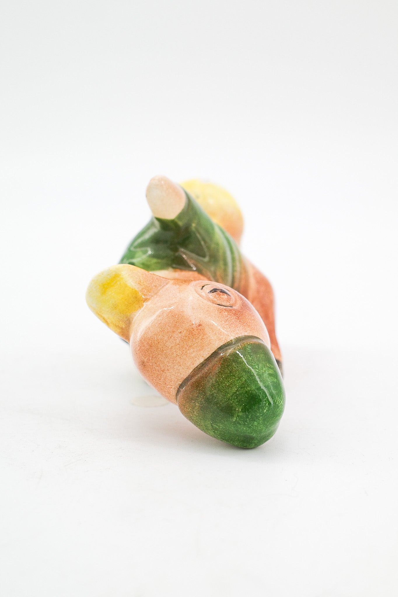 Duck Figurine with Green Uniform / 緑の制服を着たアヒルの置物
