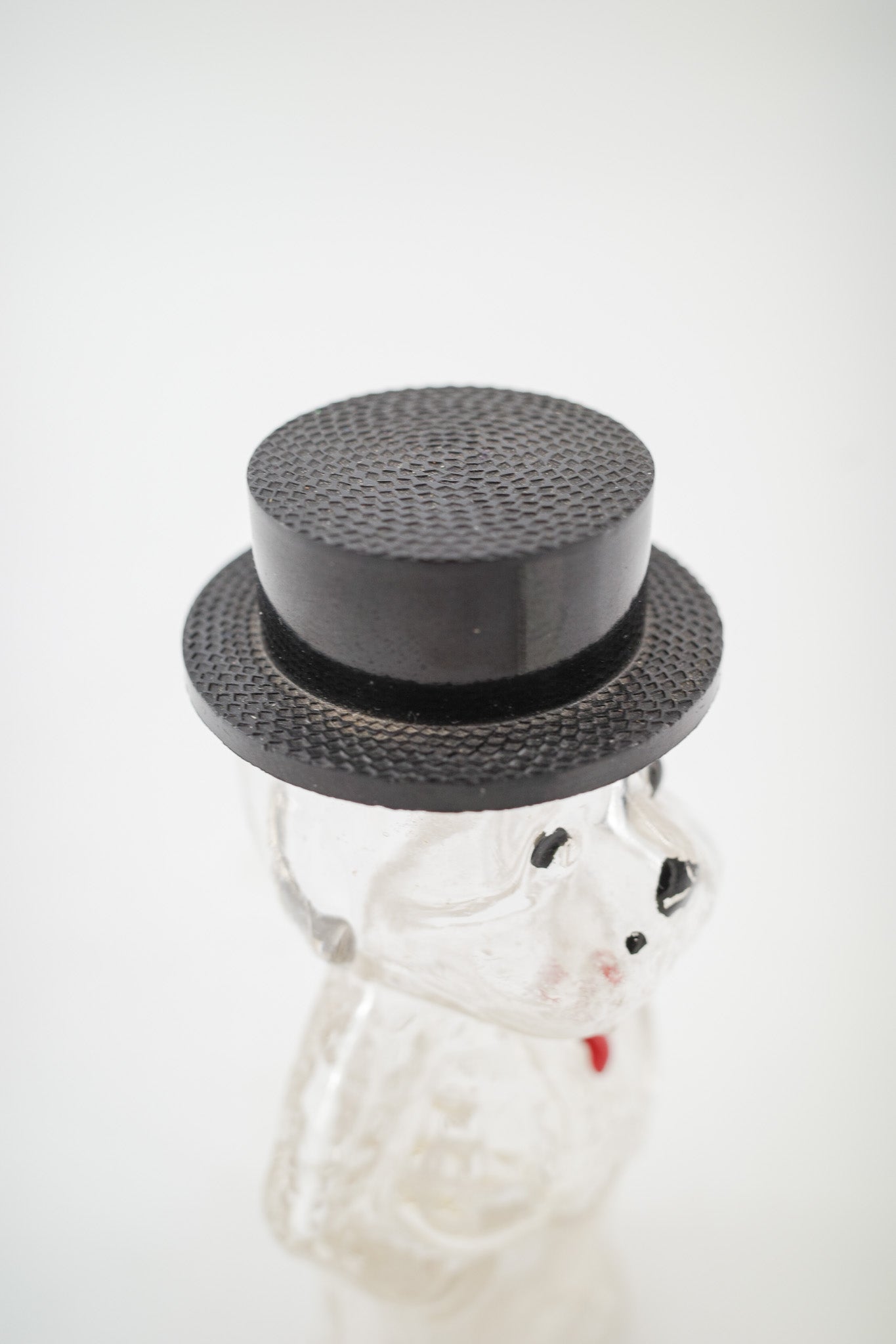 Dog Figurine Glass Bottle with Top Hat / シルクハットを被ったイヌのガラスボトル