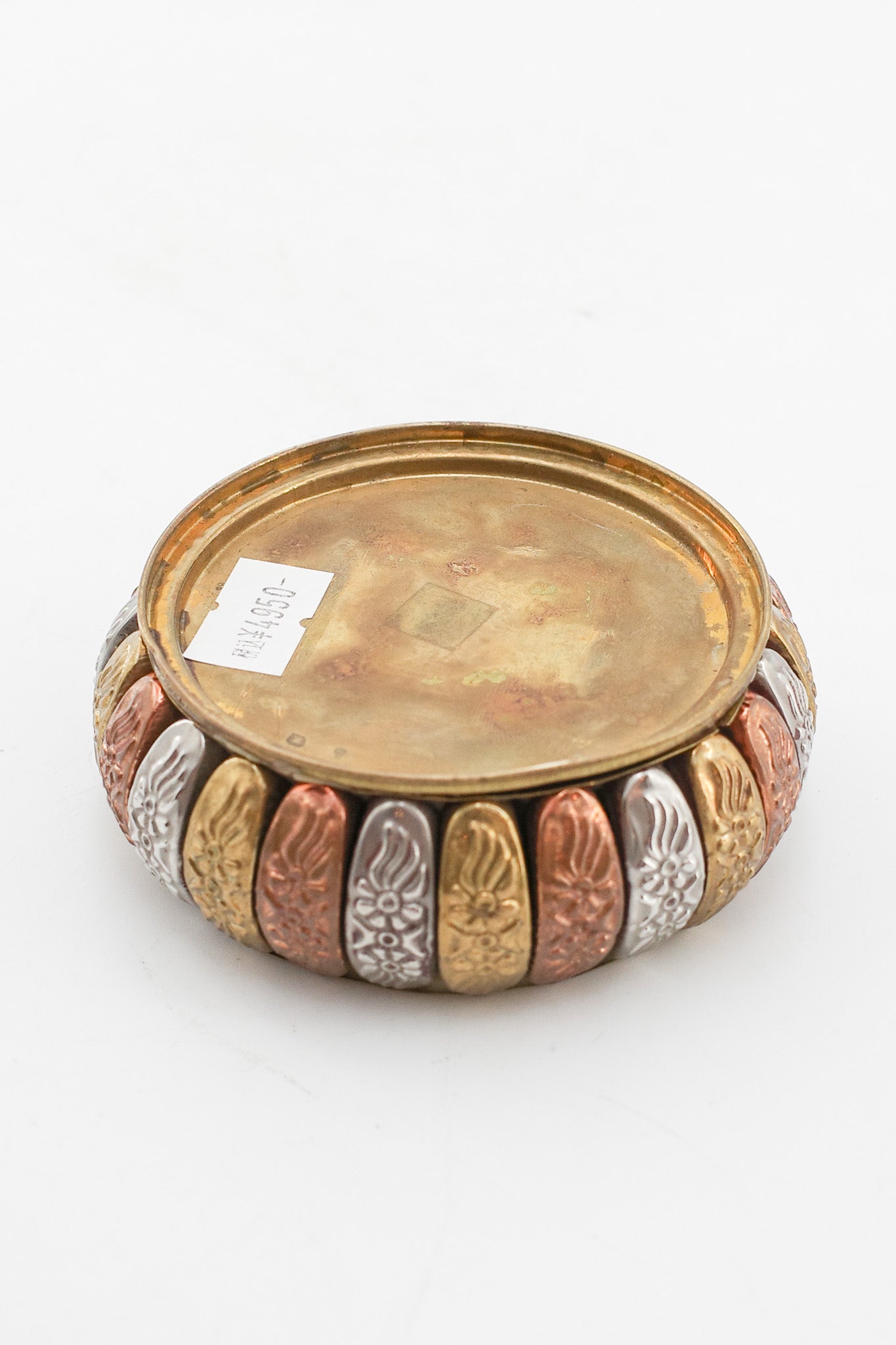 Vintage Metal Trinket Box with Botanical Relief / ヴィンテージ メタルレリーフ小物入れ