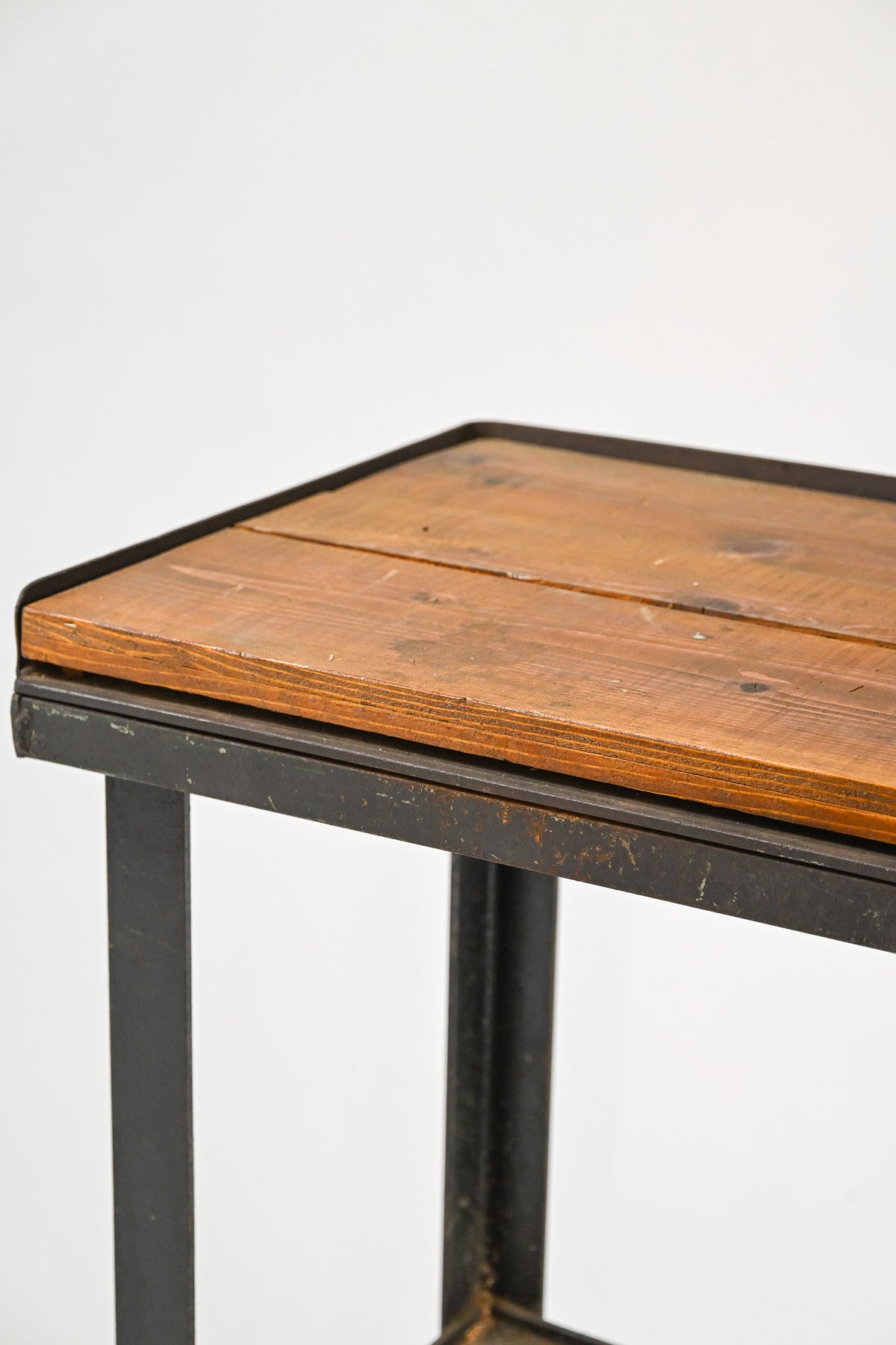 Workbench / ワークベンチ