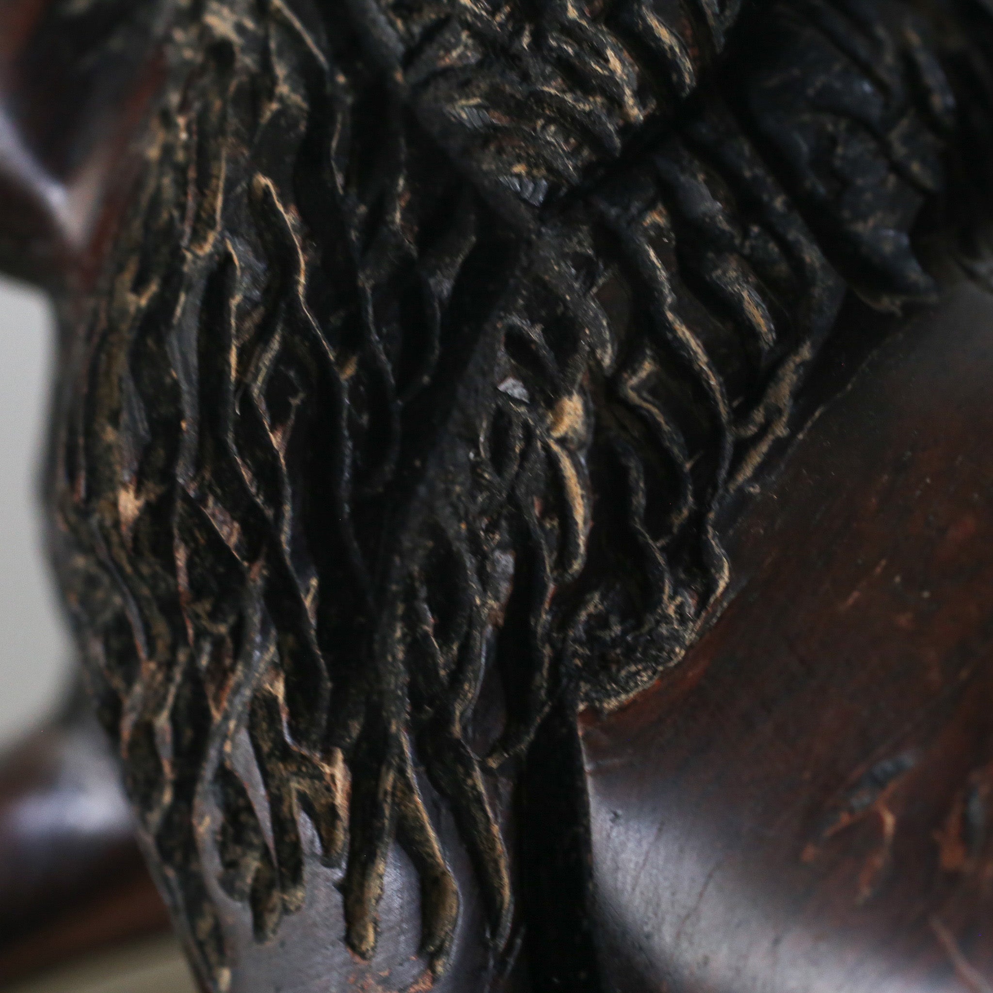 Wooden Lion / 木製のライオン