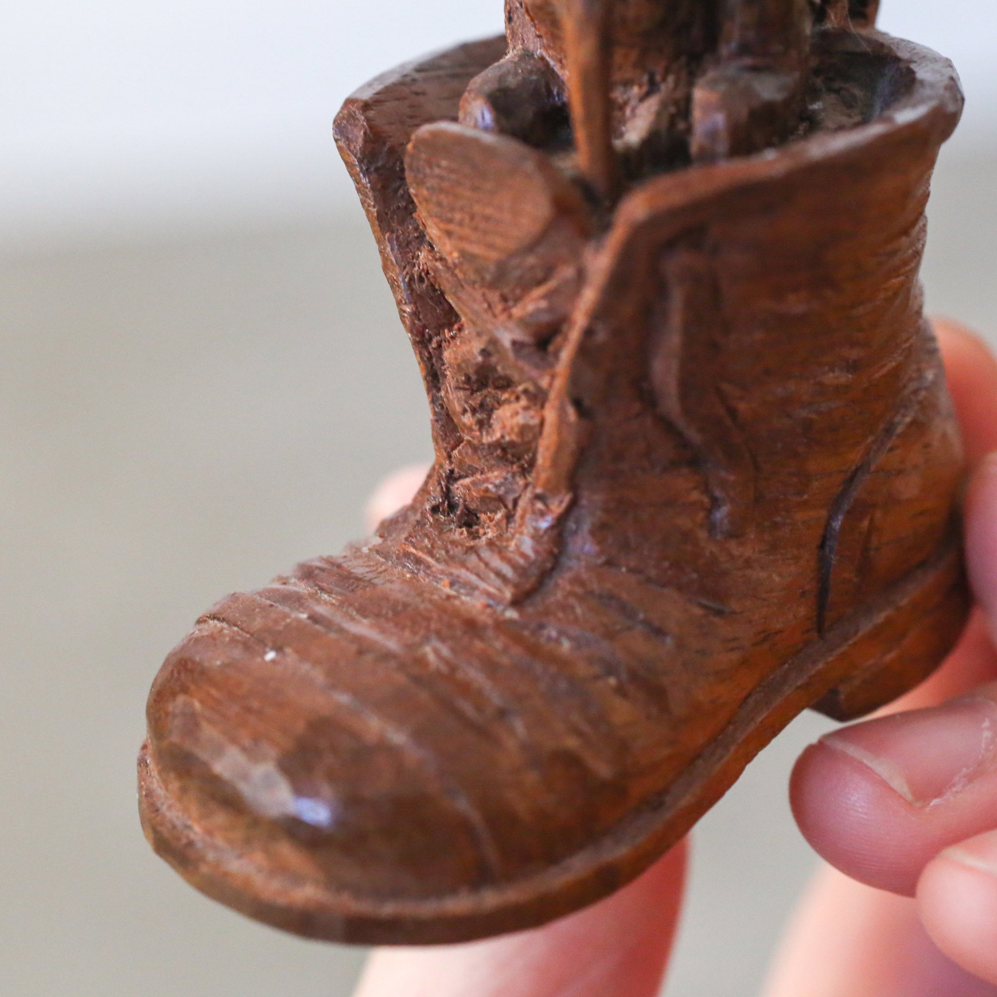 Black Forest Carved Wood Mouse / 木彫りのネズミ