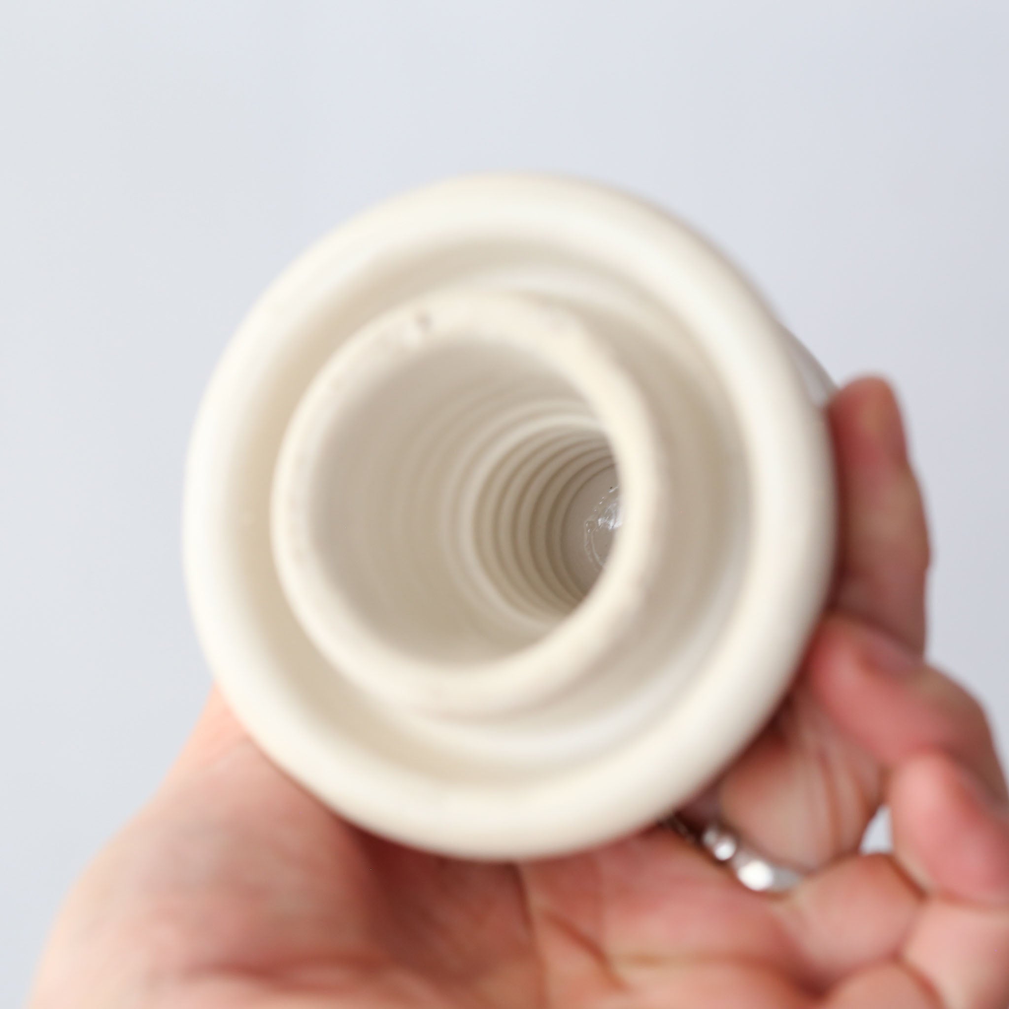 Ceramic Insulator / セラミックの碍子
