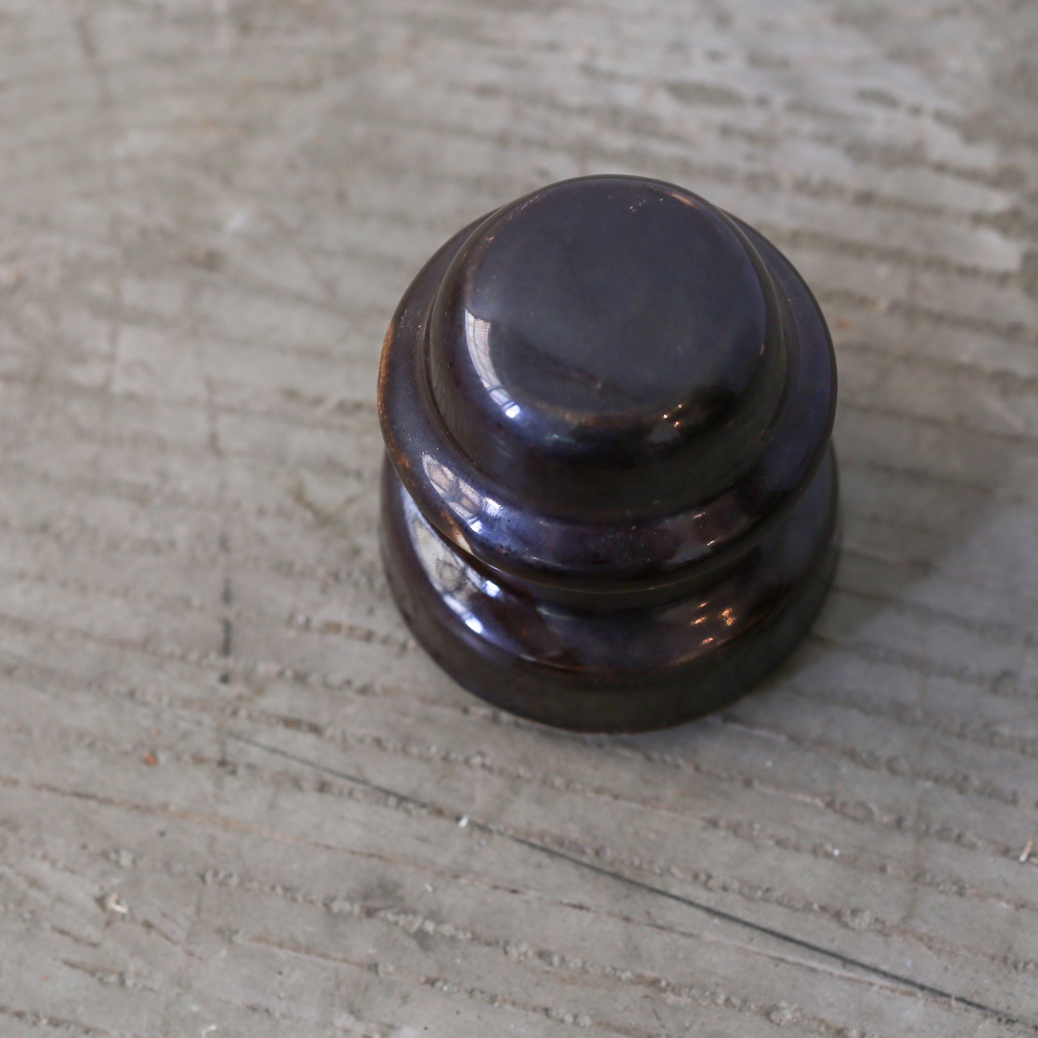 Ceramic Insulator / セラミックの碍子