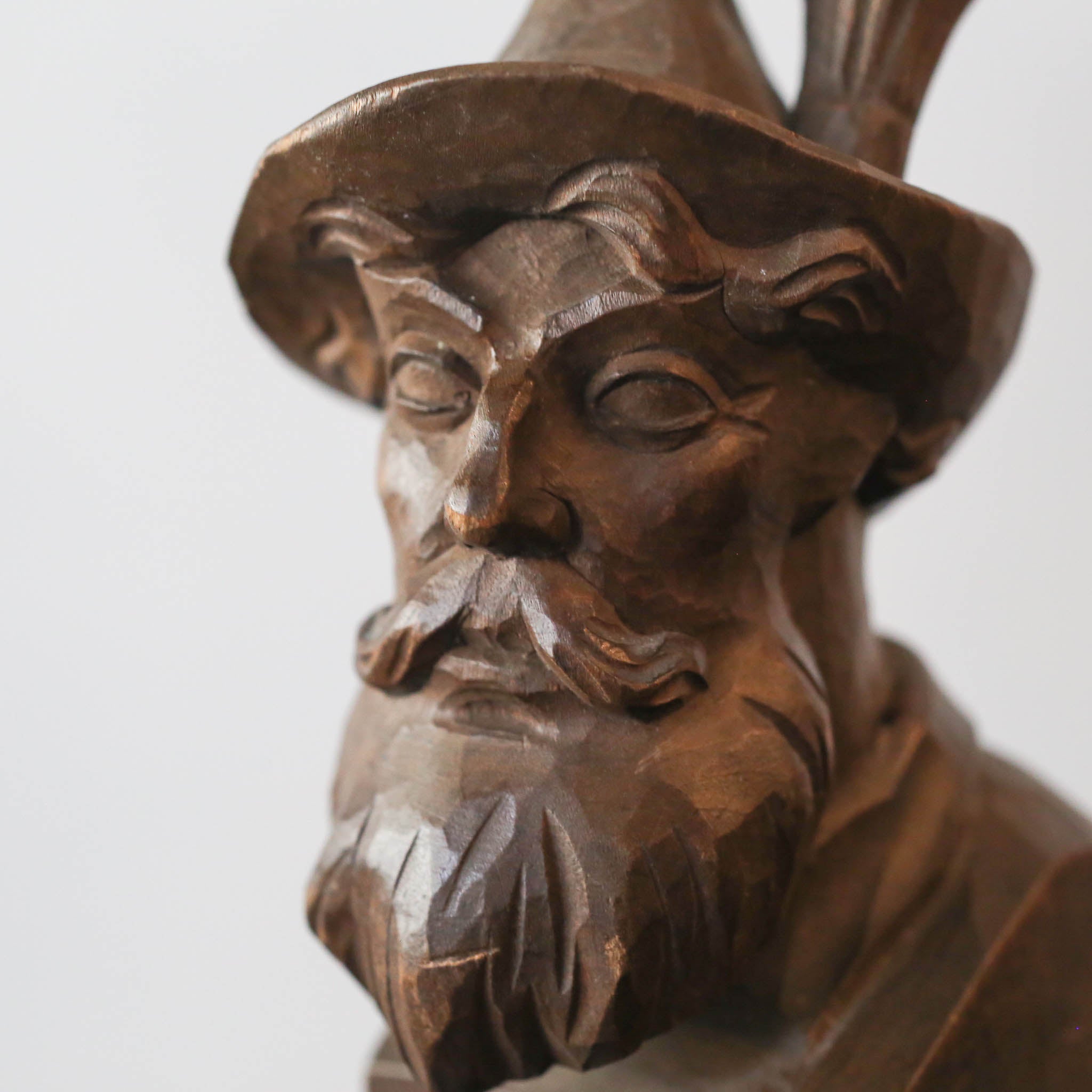 Wood Carved Bust / 木彫りの胸像