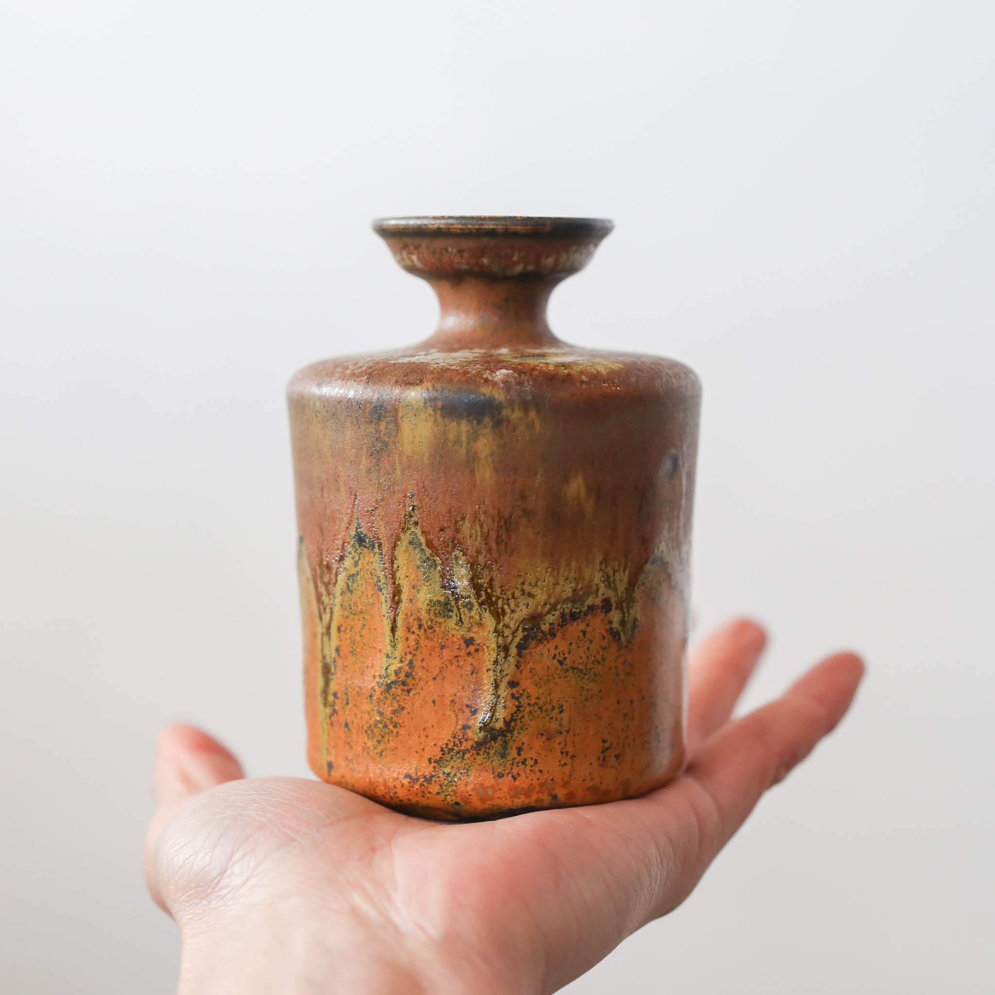 Brown Vase / 茶色い花器