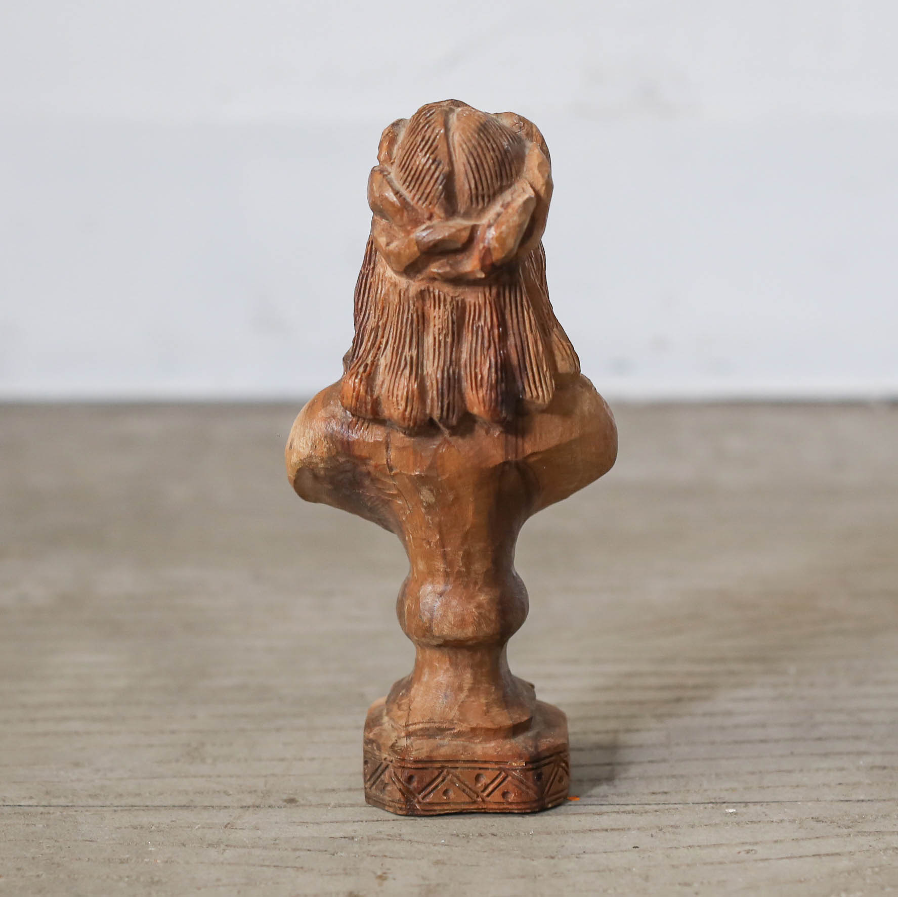 Carved Wooden Bust / 木彫りの胸像