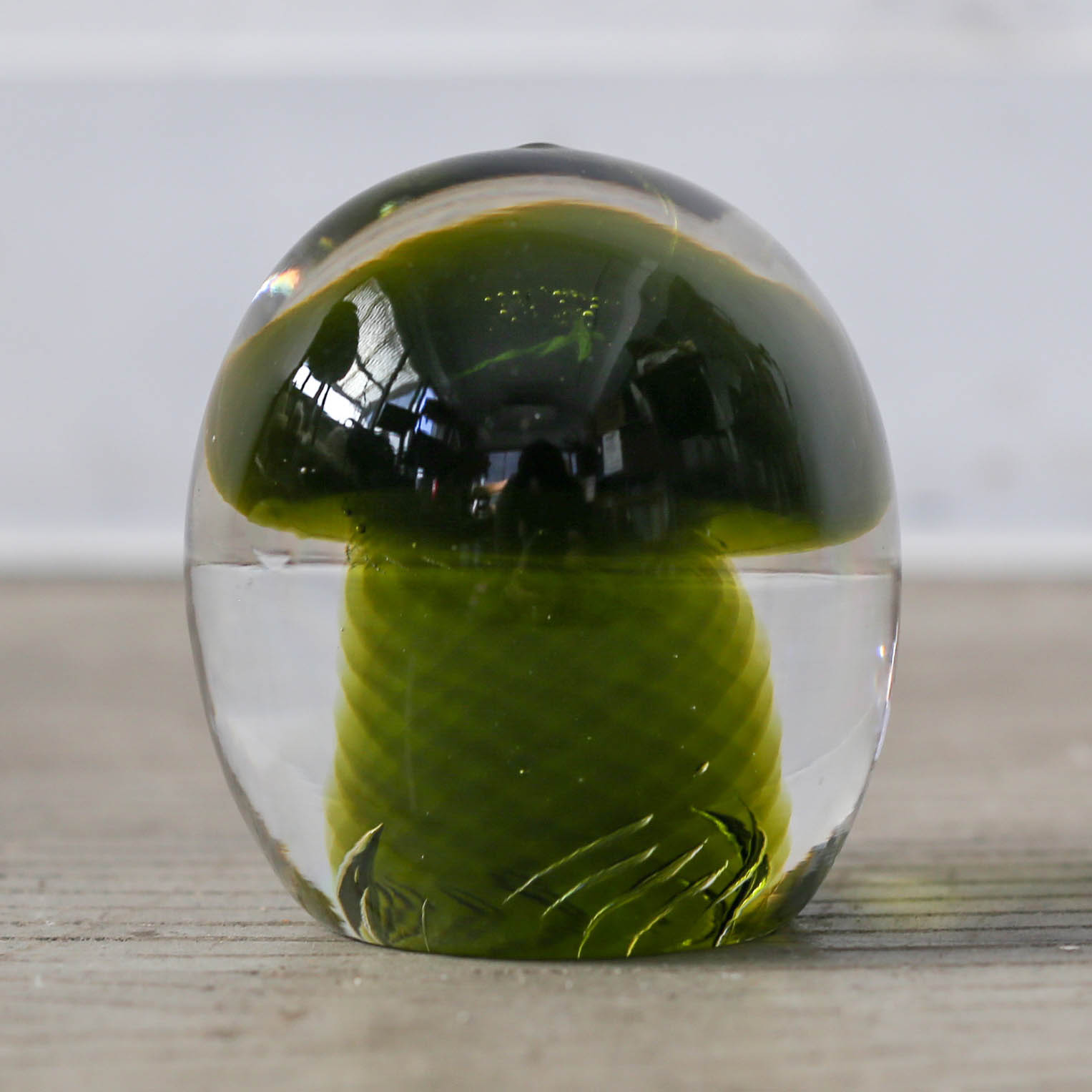 Green Mushroom Paper Weight / ガラスのきのこペーパーウェイト
