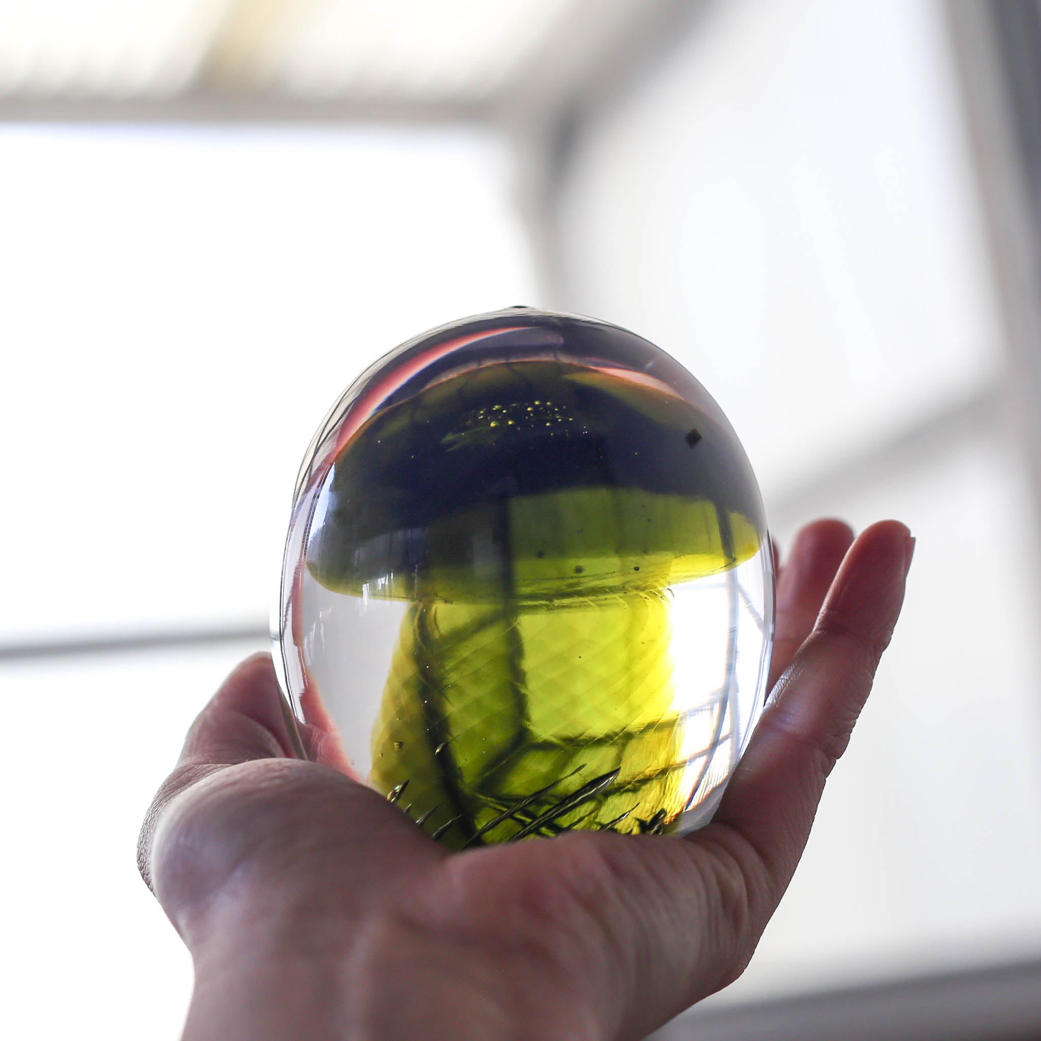 Green Mushroom Paper Weight / ガラスのきのこペーパーウェイト