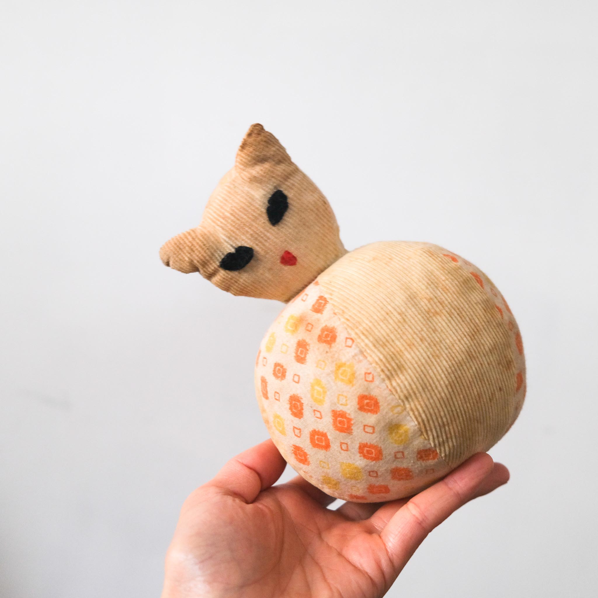 Cat Face Ball / 猫の顔のおもちゃ