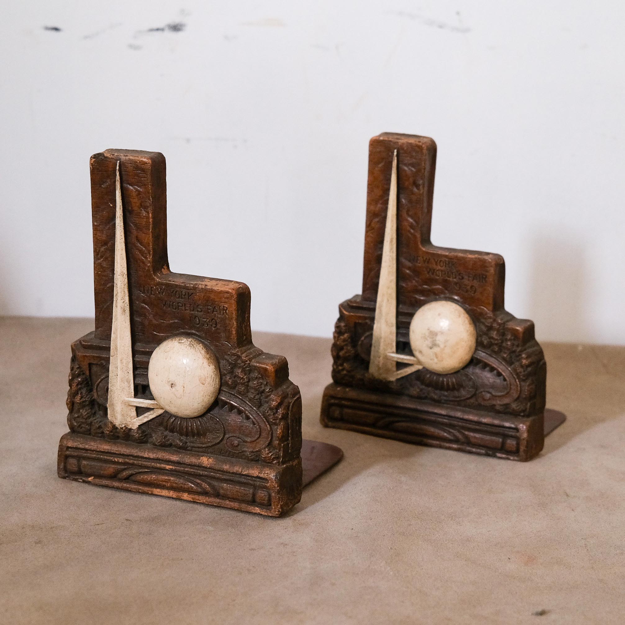 1939 NY world's fair Trylon and Perisphere Bookend /1939ニューヨーク万博ブックエンド