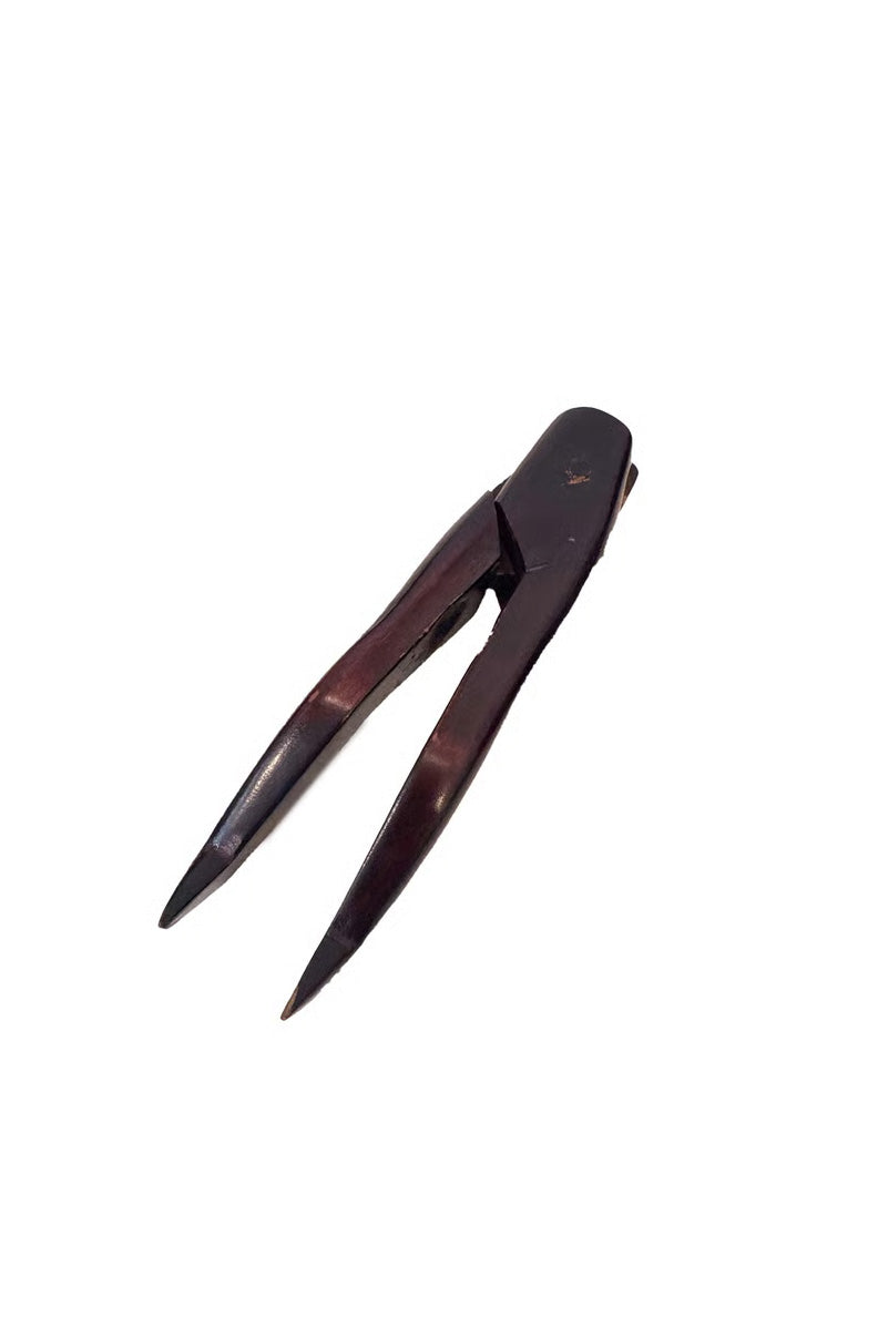 Wooden Leg Nutscracker / 木製脚のナッツクラッカー