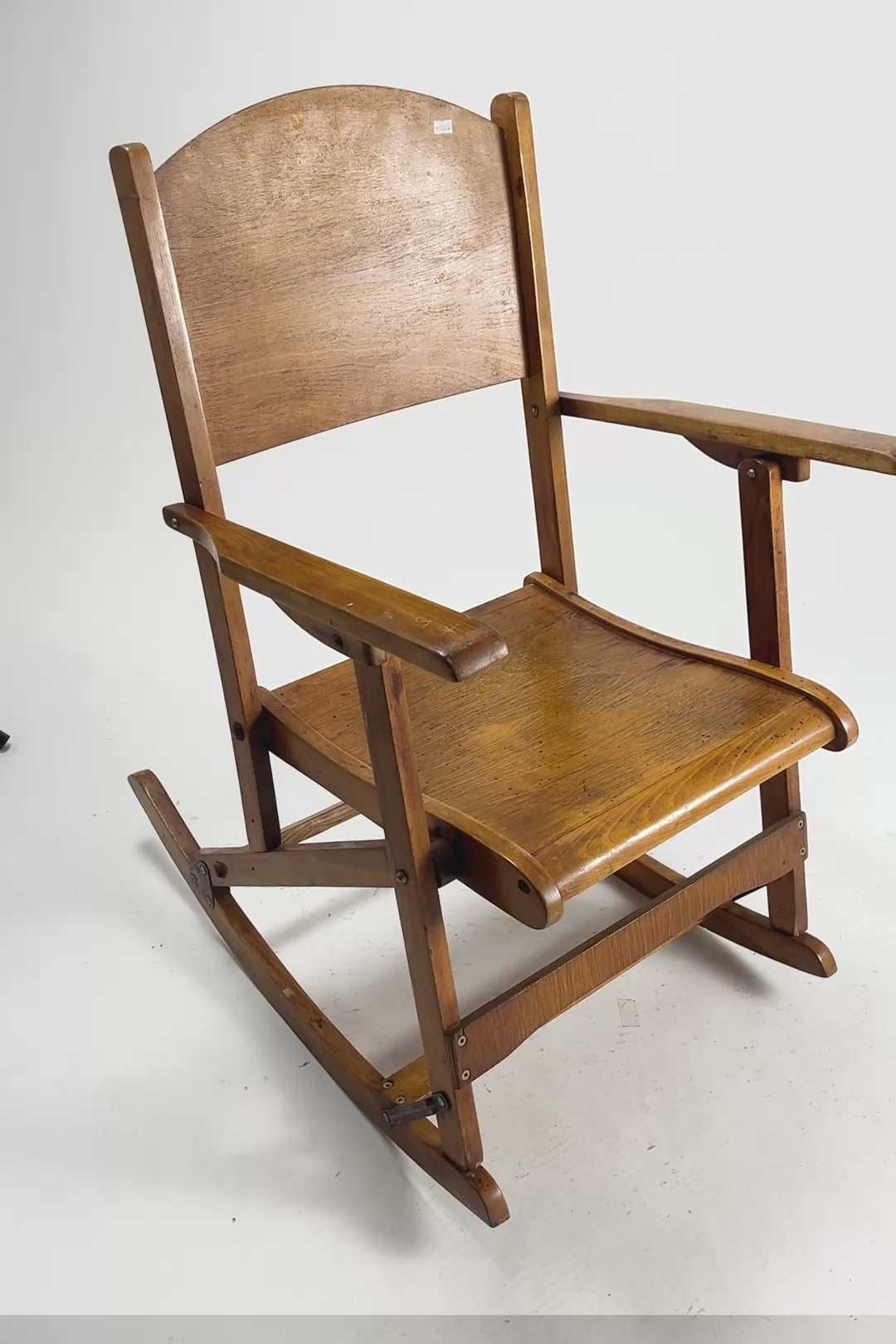 ビデオを読み込む: Wooden Folding Rocking Chair / 木製 折りたたみロッキングチェア