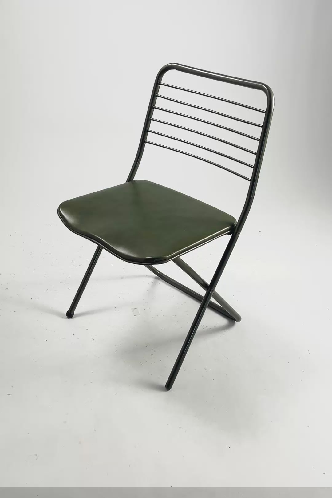 ビデオを読み込む: Metal Folding Chair / メタル折りたたみ椅子