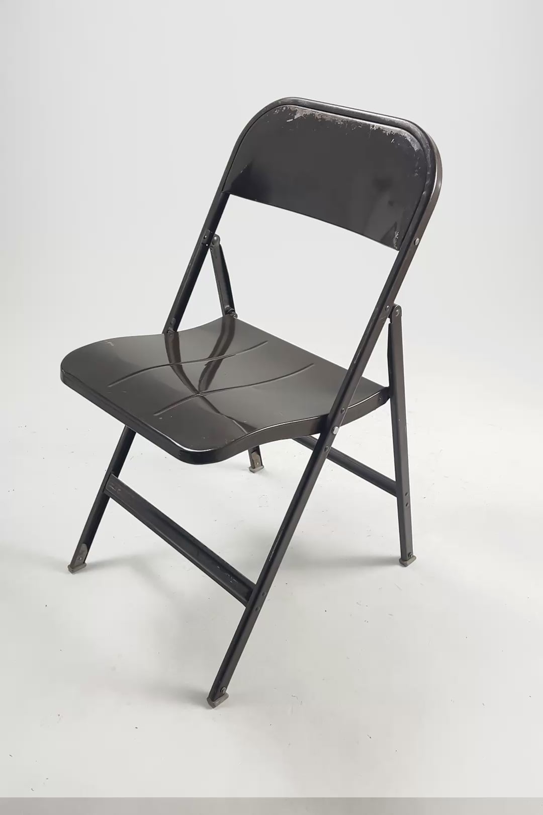 Load video: LYON Folding Chair / LYON メタル 折りたたみイス