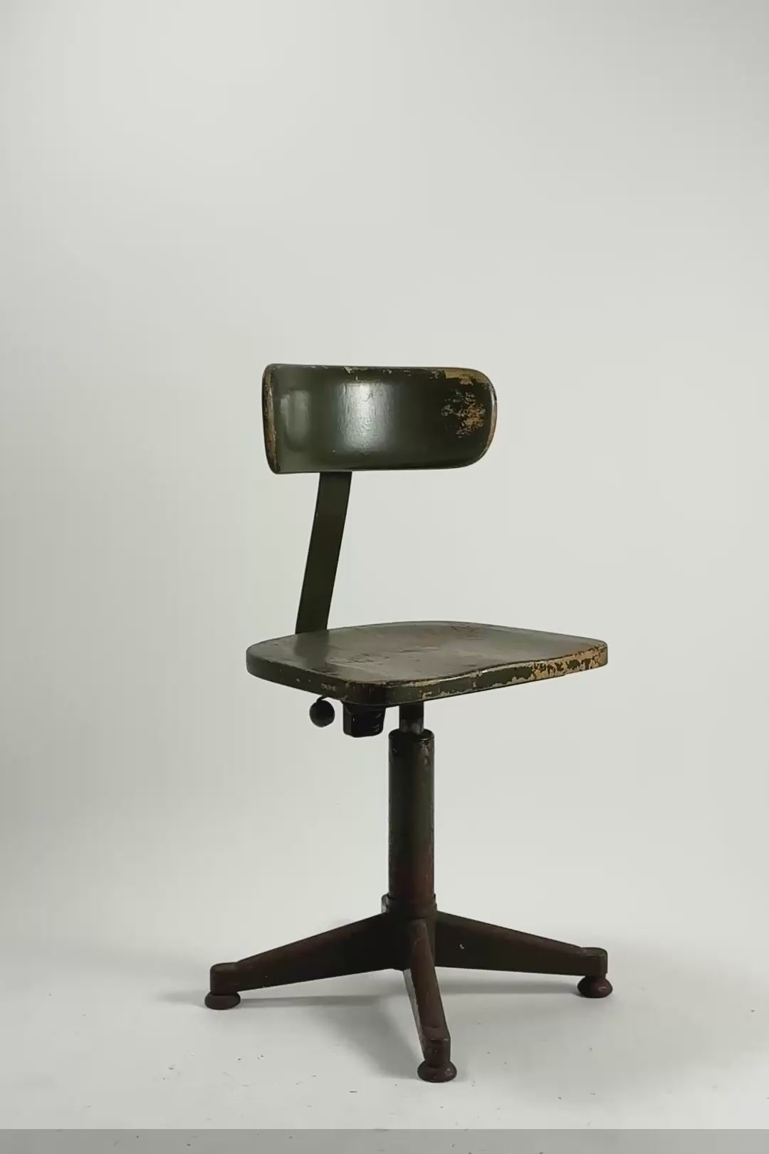 ビデオを読み込む: Industrial Swivel Chair / インダストリアル スツール