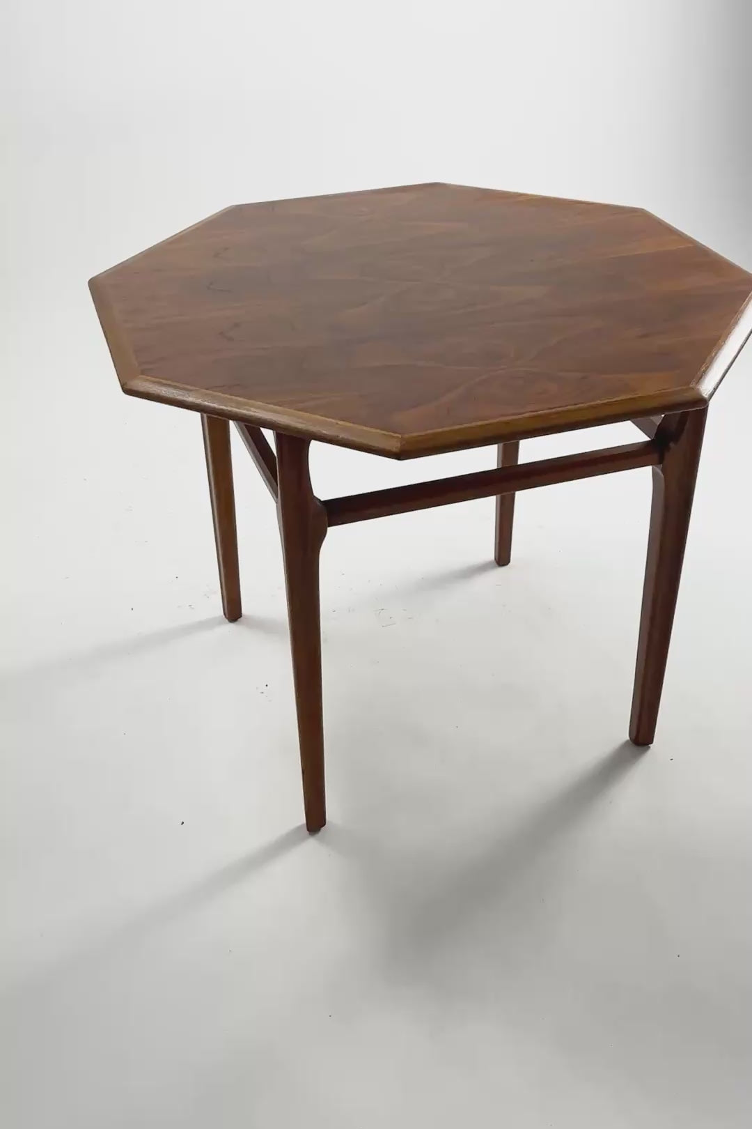 Load video: Mersman Octagon Side Table / マースマン オクタゴン サイドテーブル