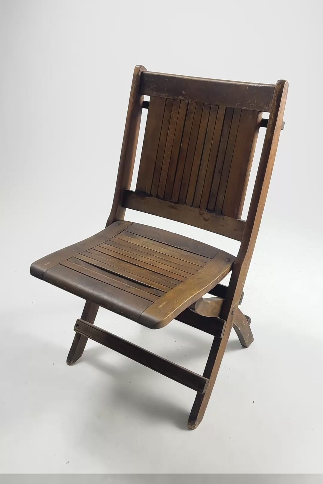 ビデオを読み込む: Wooden Folding Chair / 木製 折りたたみイス