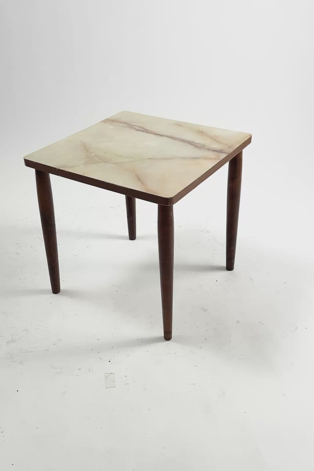 ビデオを読み込む: Square Side Table with Faux Marble Top / 大理石調天板 スクエアサイドテーブル