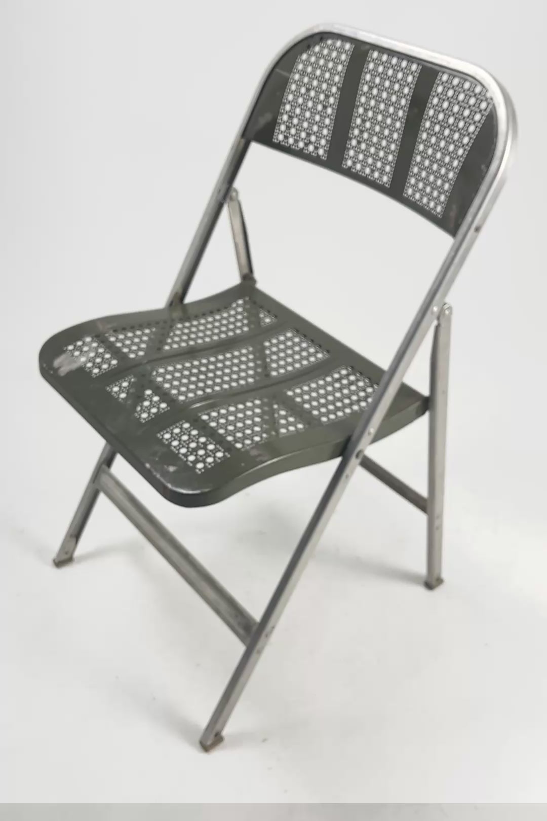 Load video: Punching Metal Folding Chair / パンチングメタル折りたたみ椅子