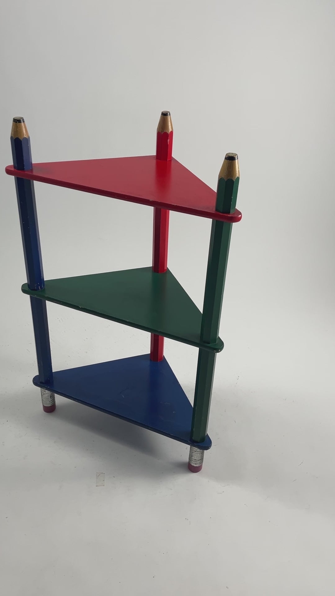 ビデオを読み込む: Pencil Corner Table / えんぴつ コーナーテーブル