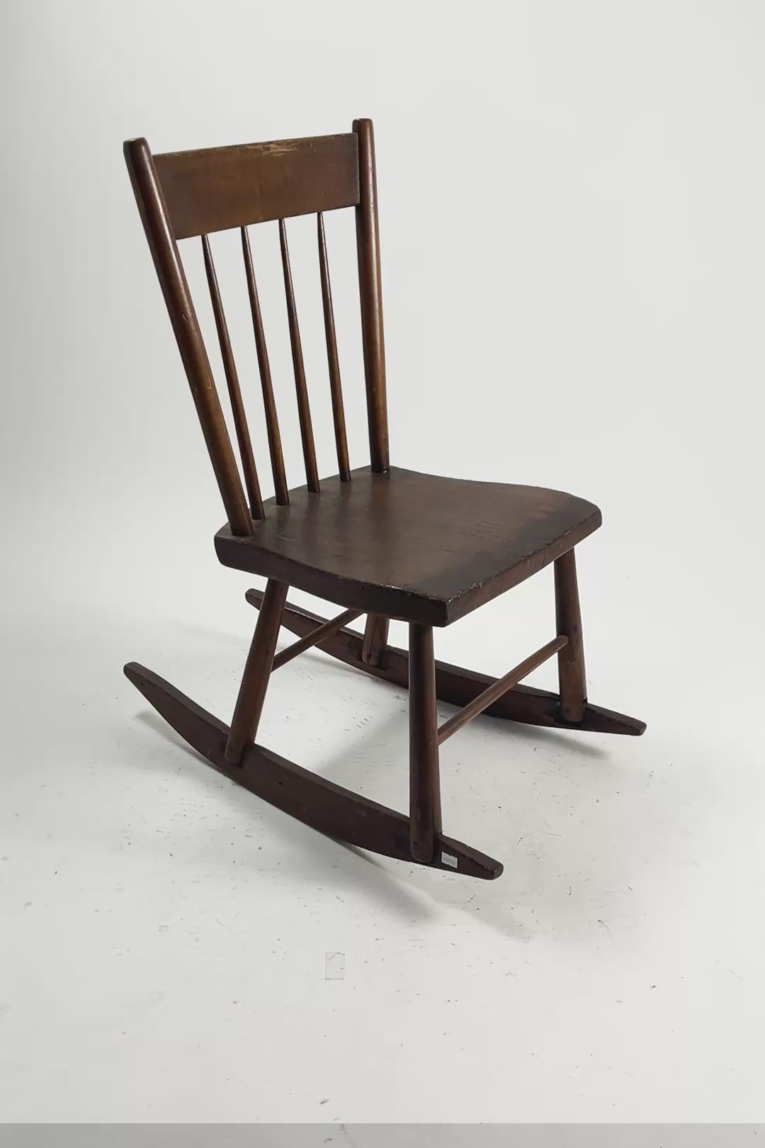 ビデオを読み込む: Wood Rocking Chair / ウッドロッキングチェア