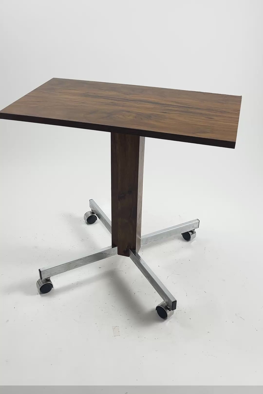 ビデオを読み込む: Wooden Caster Table / 木製 キャスターテーブル