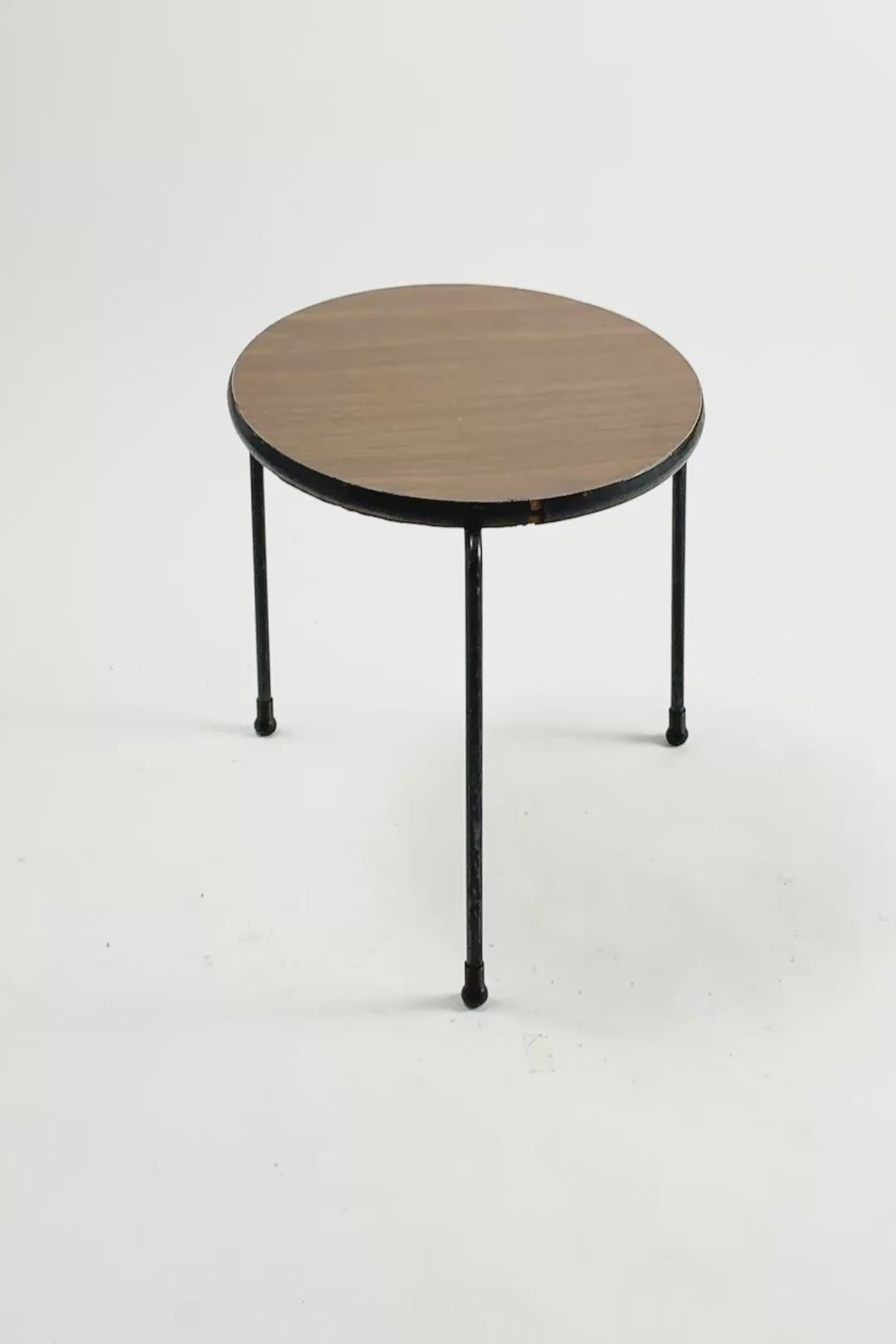 ビデオを読み込む: Round Side Table / 丸いサイドテーブル