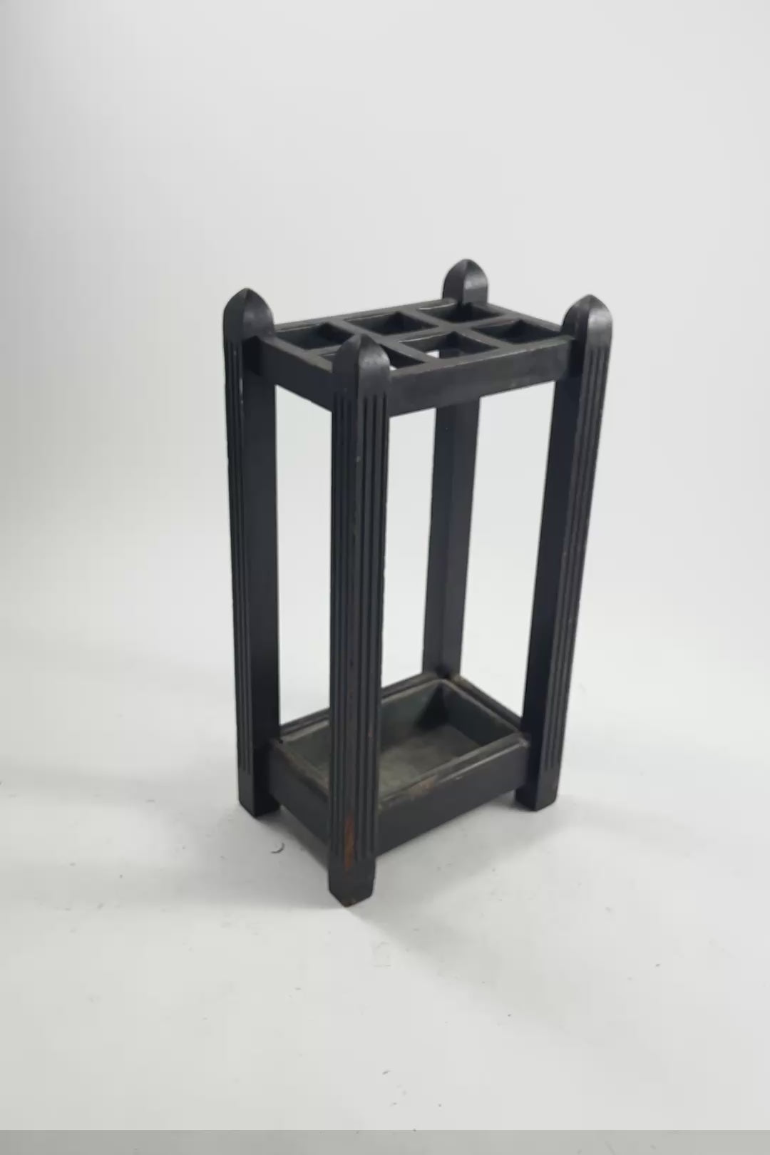 ビデオを読み込む: Antique Wooden Umbrella Stand / アンティーク木製の傘立