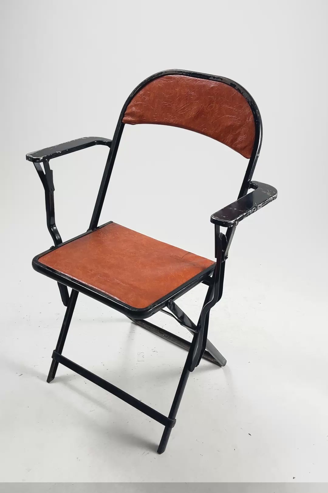 ビデオを読み込む: Metal Frame Folding Chair / メタルフレーム折りたたみチェア