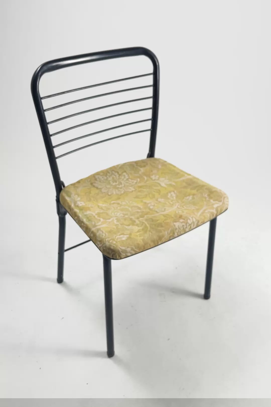 ビデオを読み込む: Metal Frame Folding Chair / メタルフレーム折りたたみ椅子