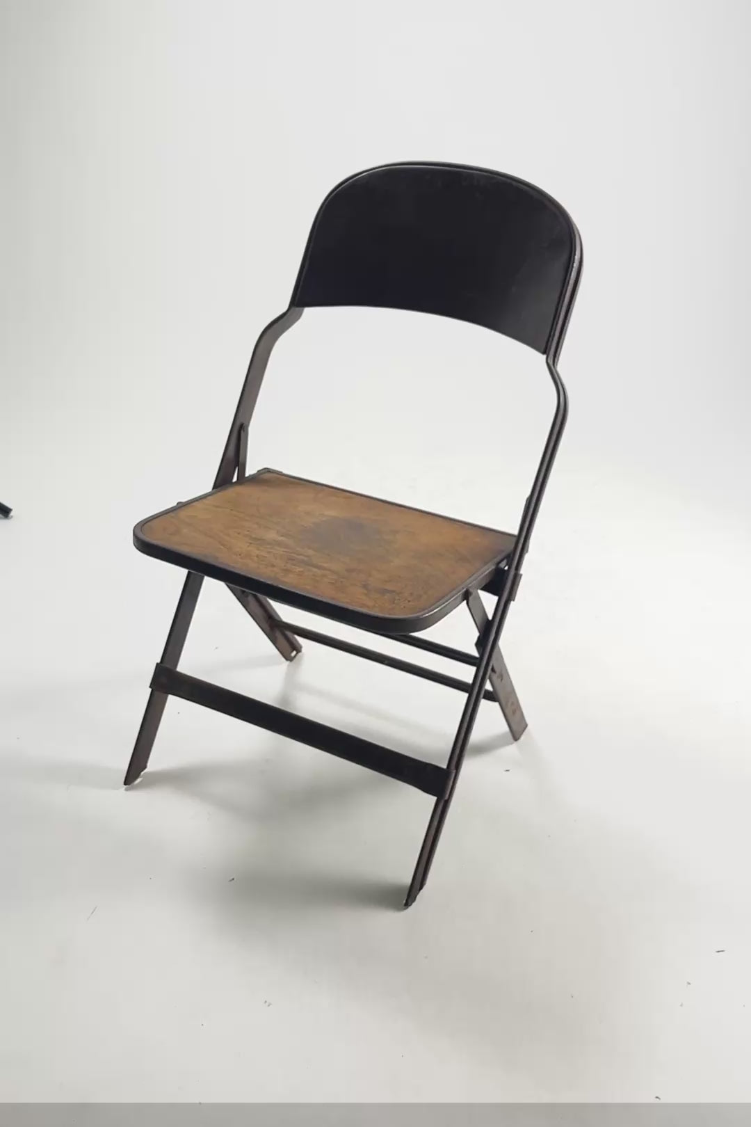 ビデオを読み込む: Metal Folding Chair / メタル 折りたたみチェア