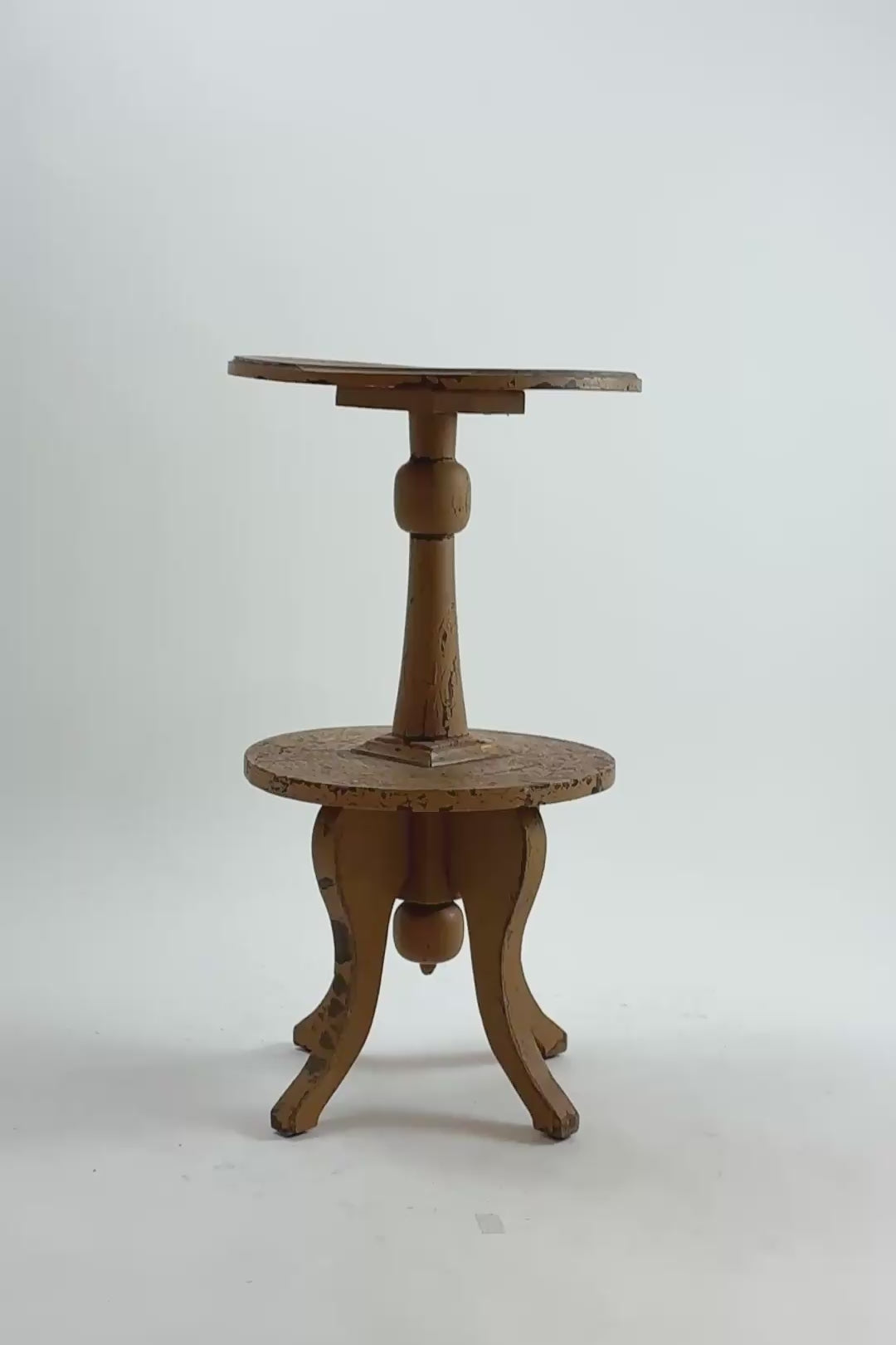Load video: Two-tier Wooden Side Table / 2段サイドテーブル