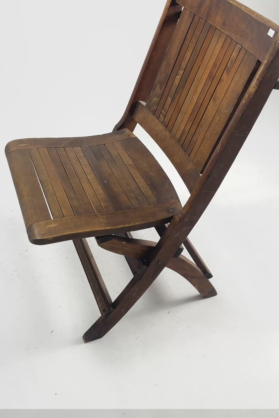Load video: Wooden Folding Chair / 木製 折りたたみチェア