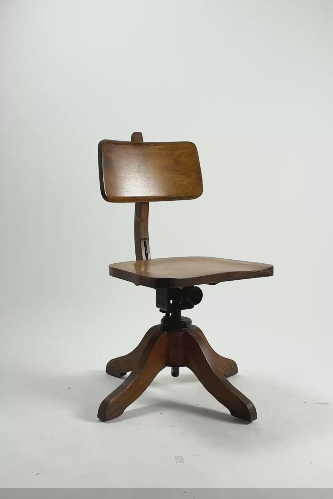 ビデオを読み込む: Murphy Swivel Desk Chair / マーフィー スイベル デスク チェア