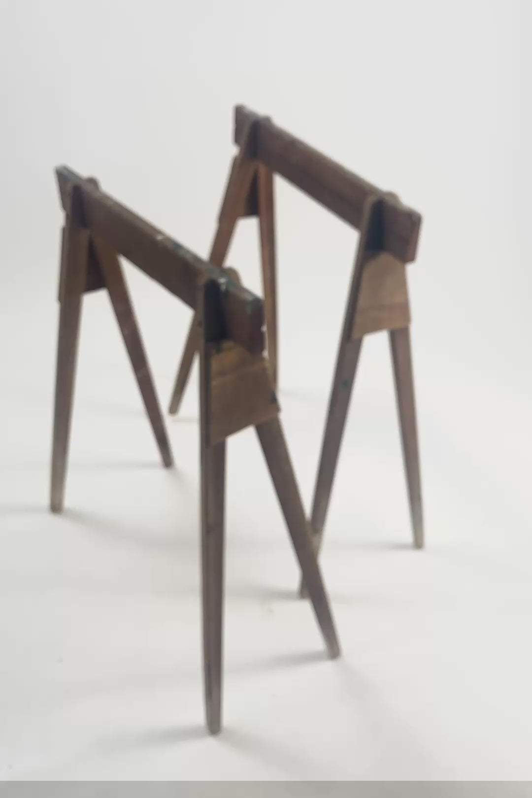 ビデオを読み込む: Wooden Sawhorse (Pair) / 木製ウマ (ペア)