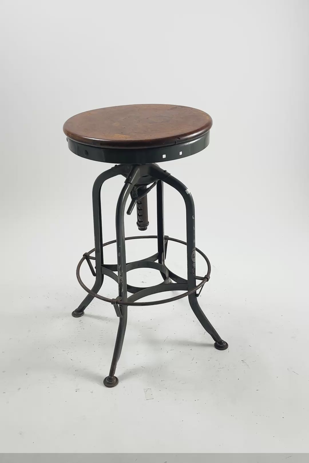 ビデオを読み込む: Toledo High Stool / トレド ハイスツール