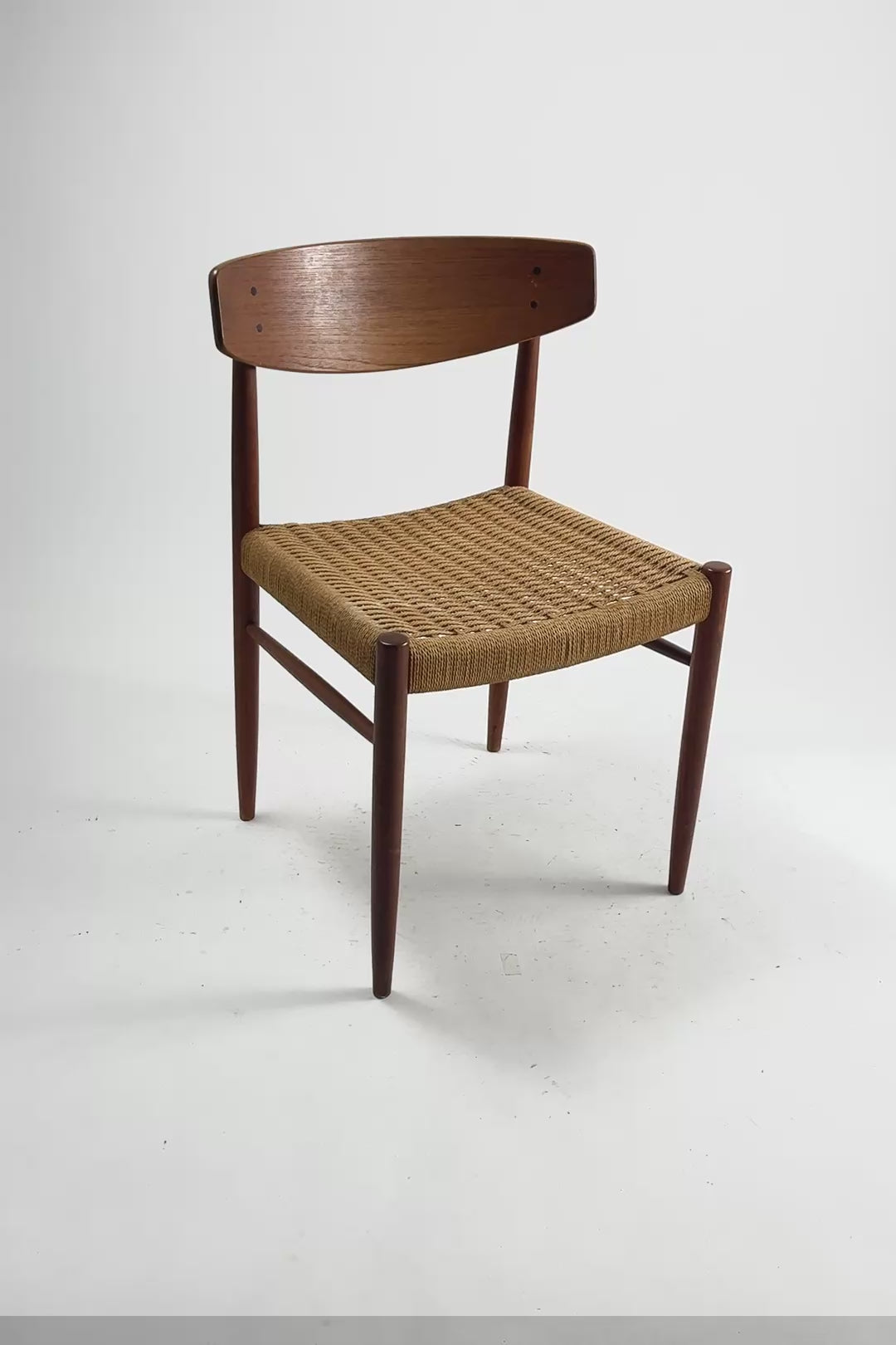 ビデオを読み込む: Vintage Paper Cord Dining Chair / ヴィンテージ ペーパーコード チェア