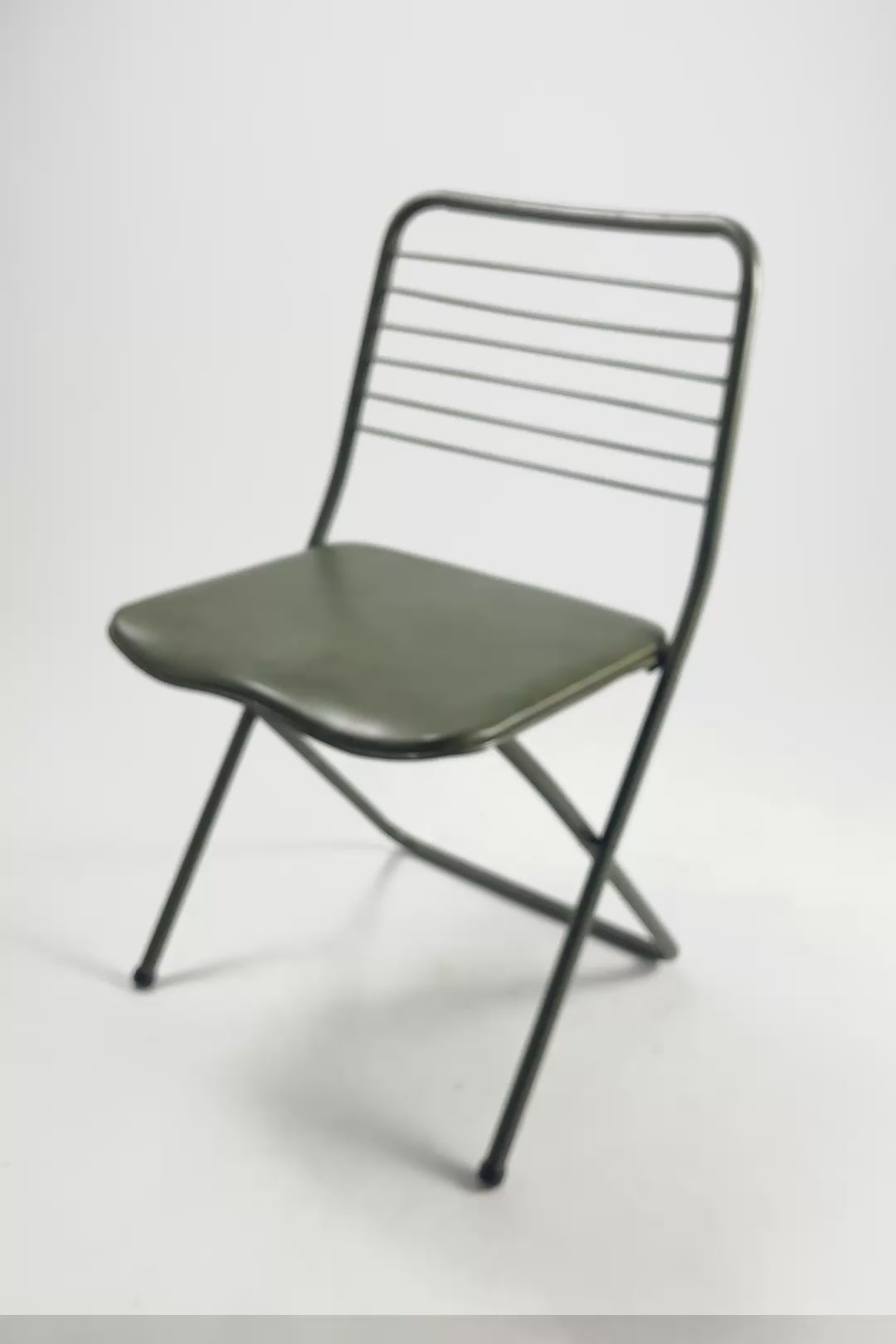 ビデオを読み込む: Metal Folding Chair / メタル折りたたみ椅子