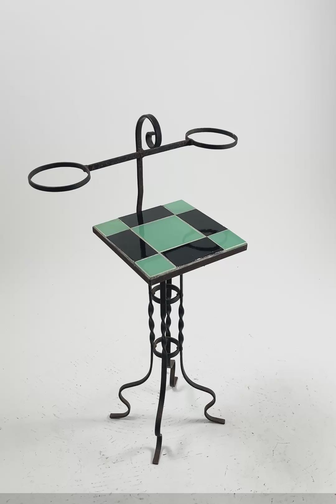 ビデオを読み込む: Tile Top Flower Stand / タイル天板 花台