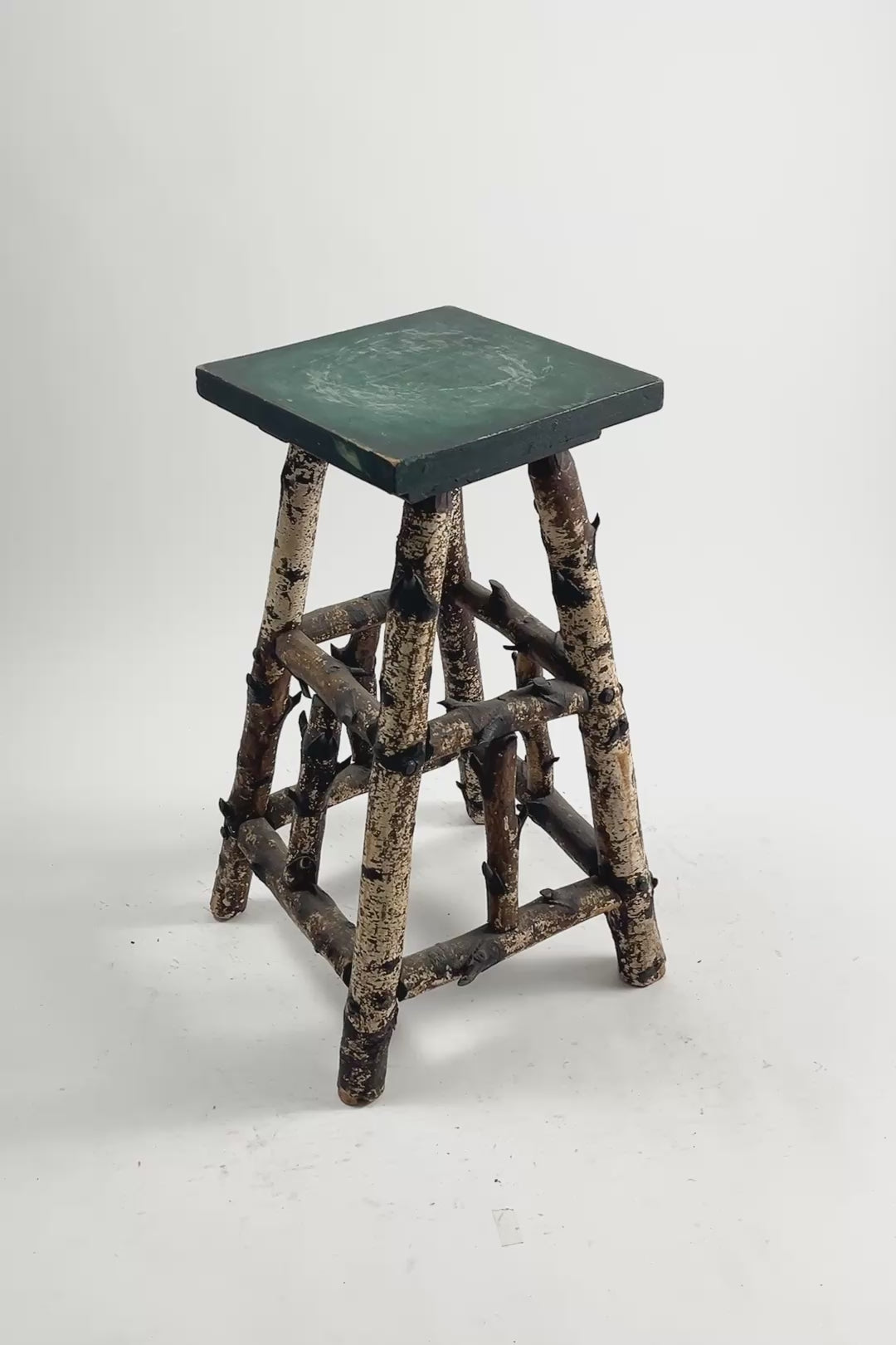 ビデオを読み込む: Folk Art Display Stand / フォークアートディスプレイ台