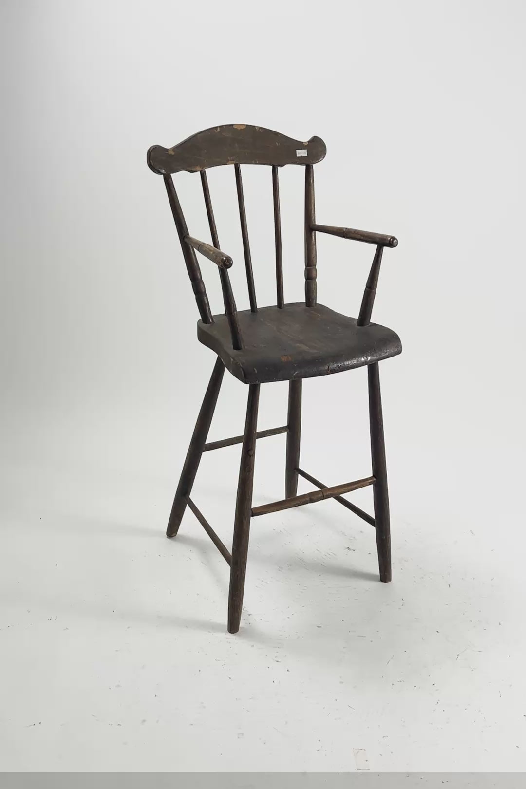 ビデオを読み込む: Vintage Wood Baby Chair / WOOD ベビーチェア
