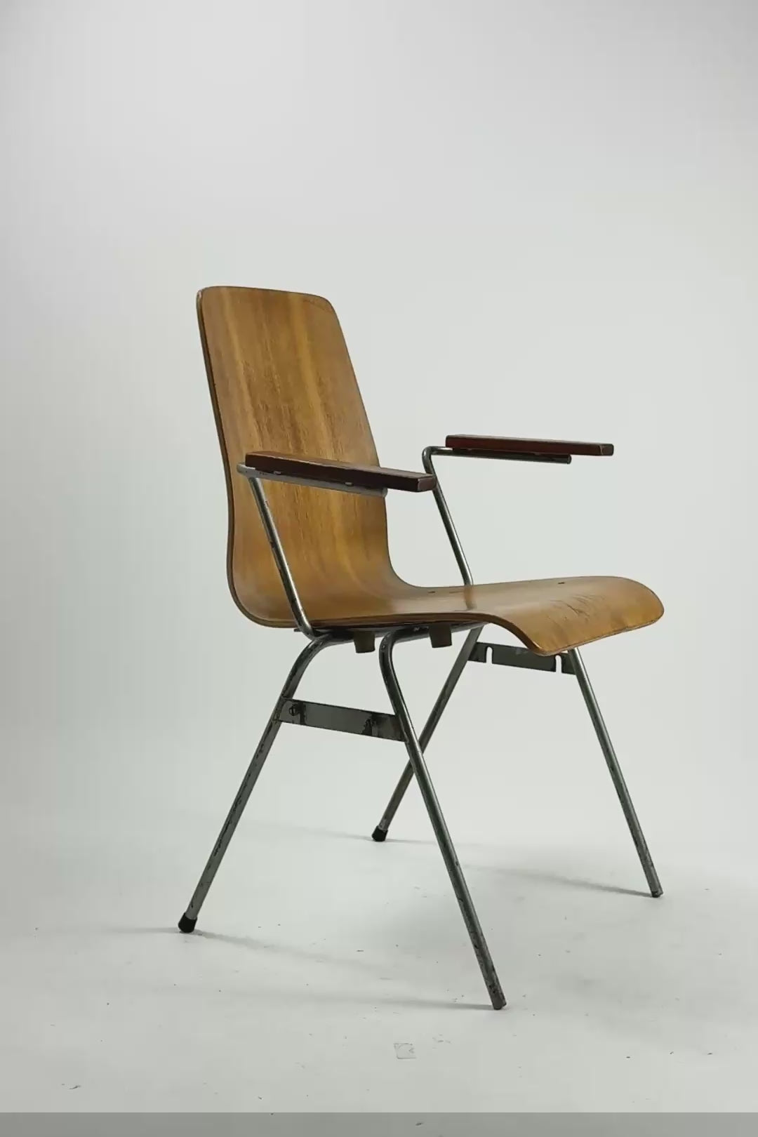 ビデオを読み込む: Plywood Armchair for"kembo" / プライウッド アームチェア